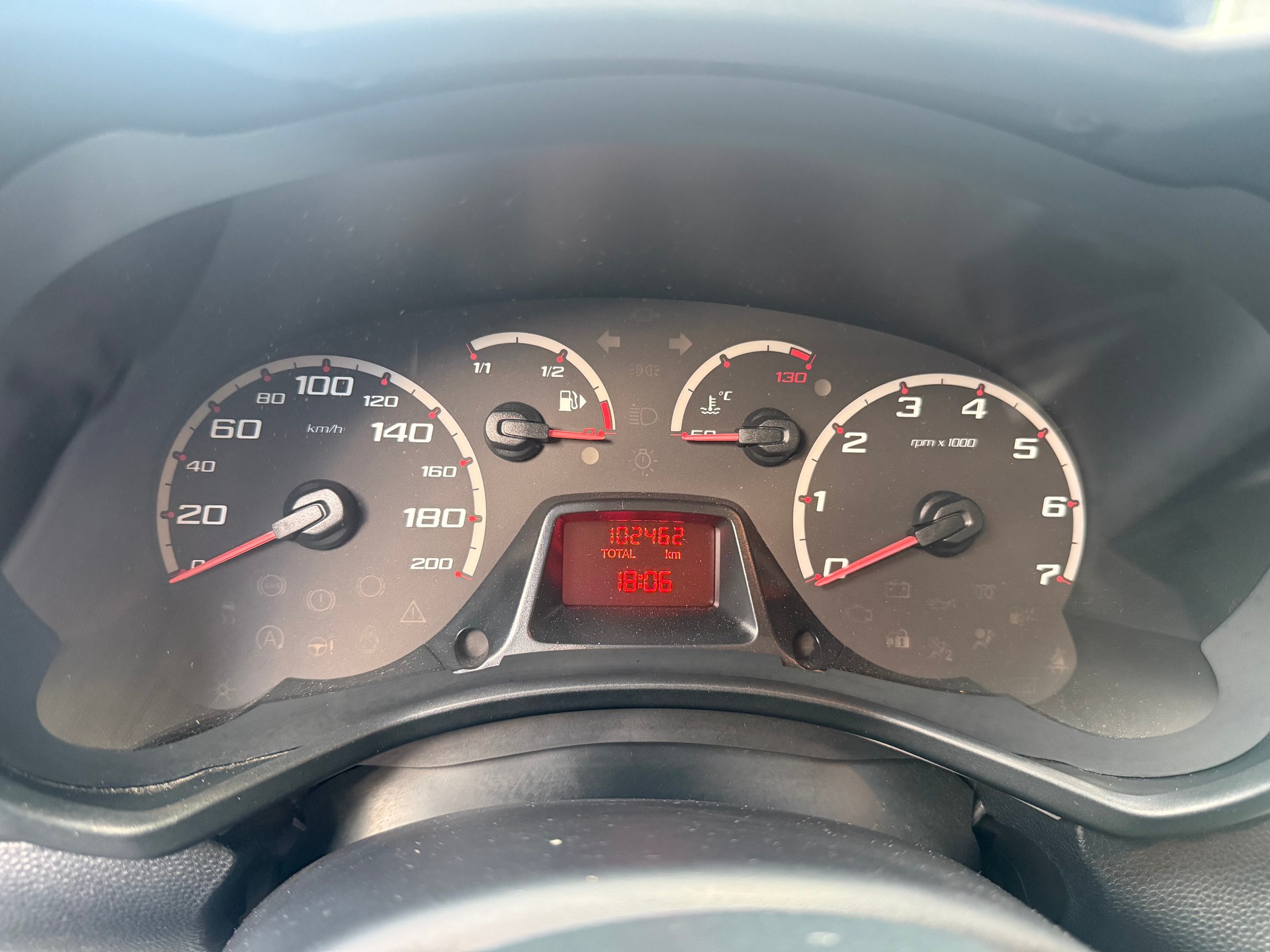 FORD KA 1.25 Titanium-image-6