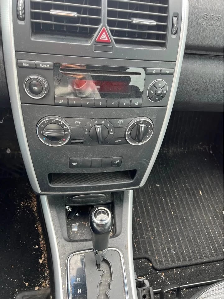 MERCEDES-BENZ A 160 CDI Avantgarde-image-11