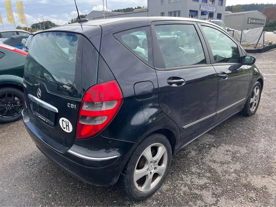 MERCEDES-BENZ A 160 CDI Avantgarde-image-4
