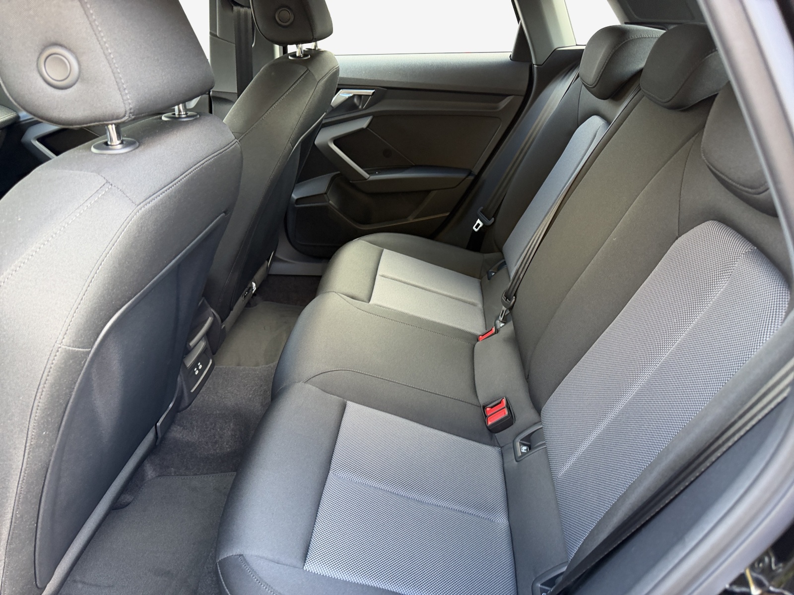 AUDI A3 Sportback TFSI 85 kW Ambition S-tronic-image-11