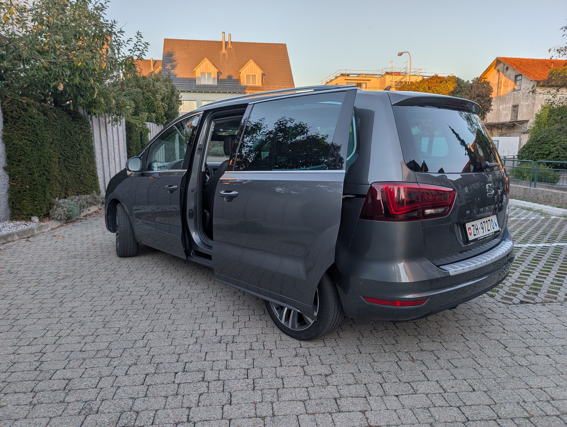 SEAT Alhambra Hola FR 4Drive DSG – 177 PS – 38tkm – 7 Sitze – Automat – 4x4 – AHK – Sitzheizung – elektr. Türen – frisch ab MFK-image-1