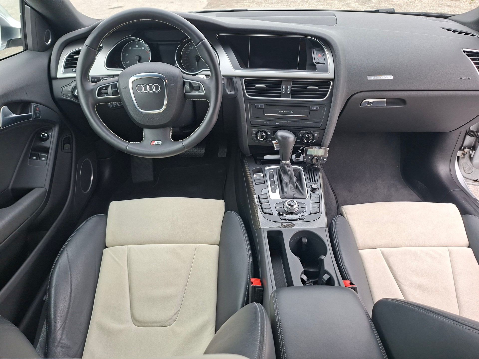 AUDI S5 Coupé 4.2 FSI quattro tiptronic-image-8