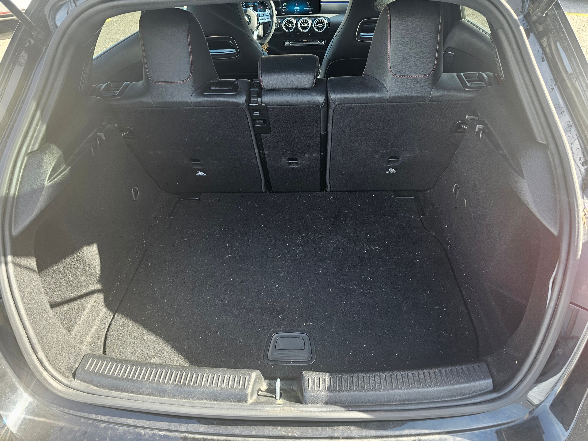 MERCEDES-BENZ A 35 AMG 4Matic Speedshift-image-7