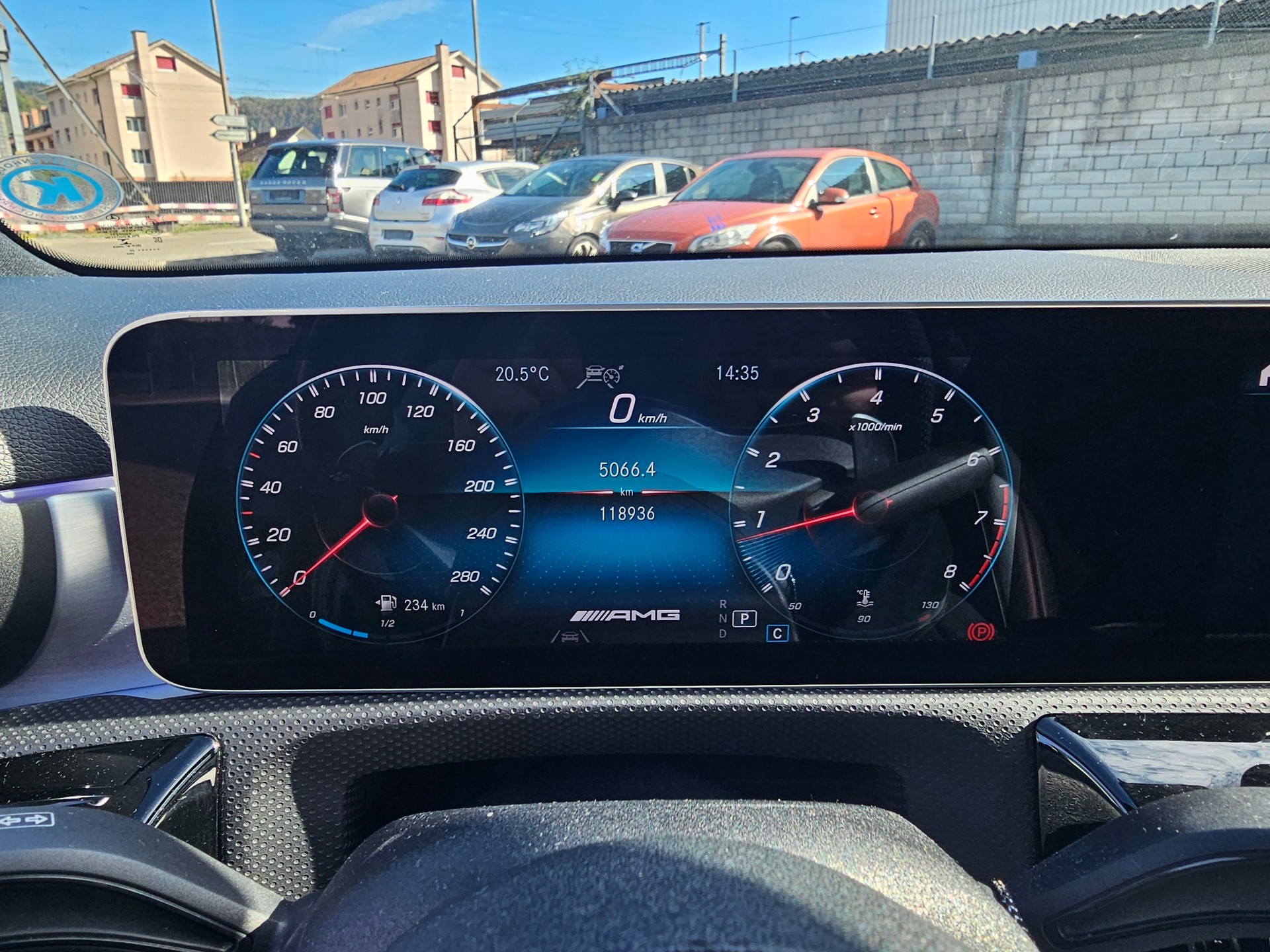 MERCEDES-BENZ A 35 AMG 4Matic Speedshift-image-3