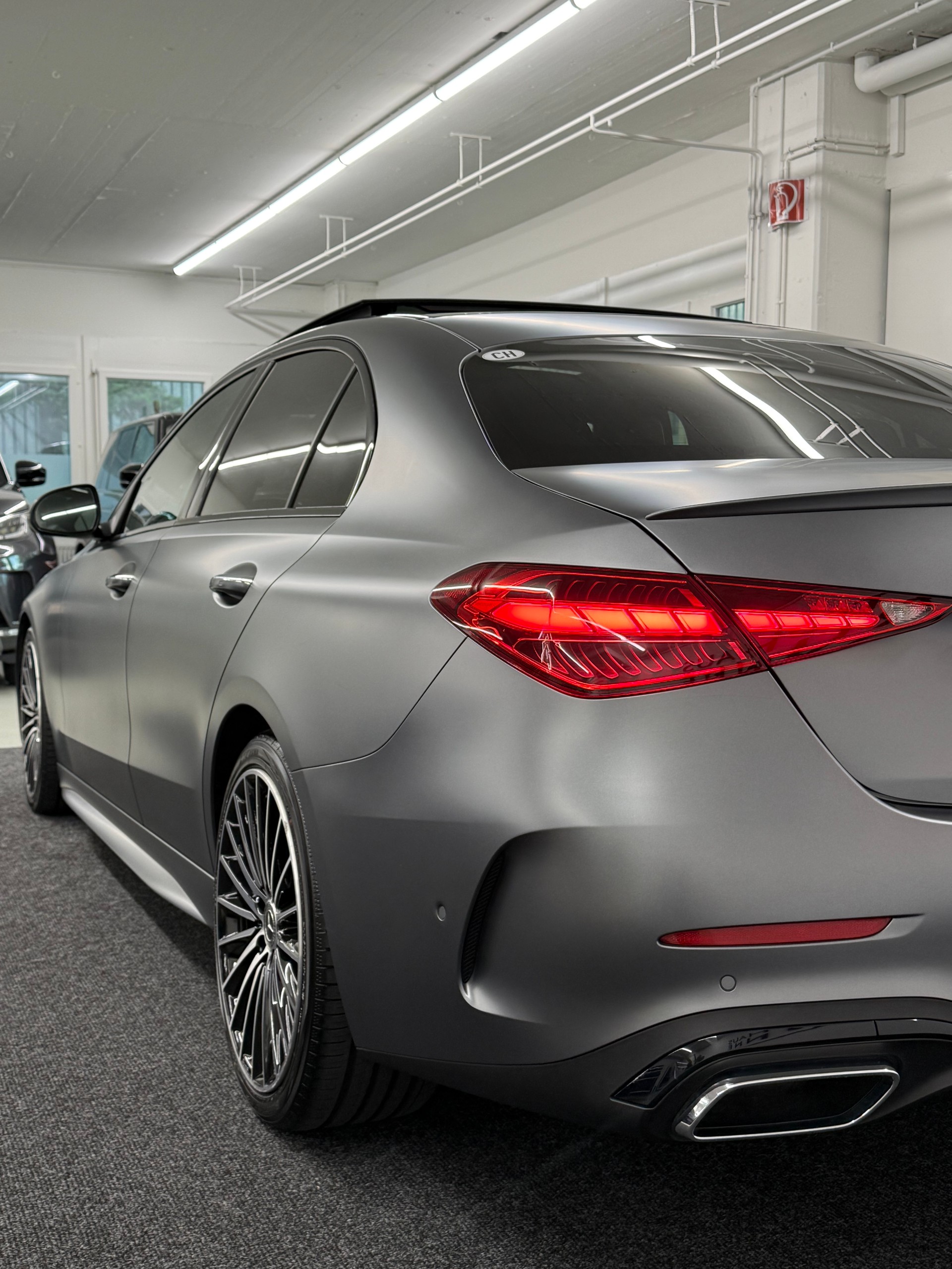 MERCEDES-BENZ C 220 d 4Matic Swiss Star AMG LINE-image-12