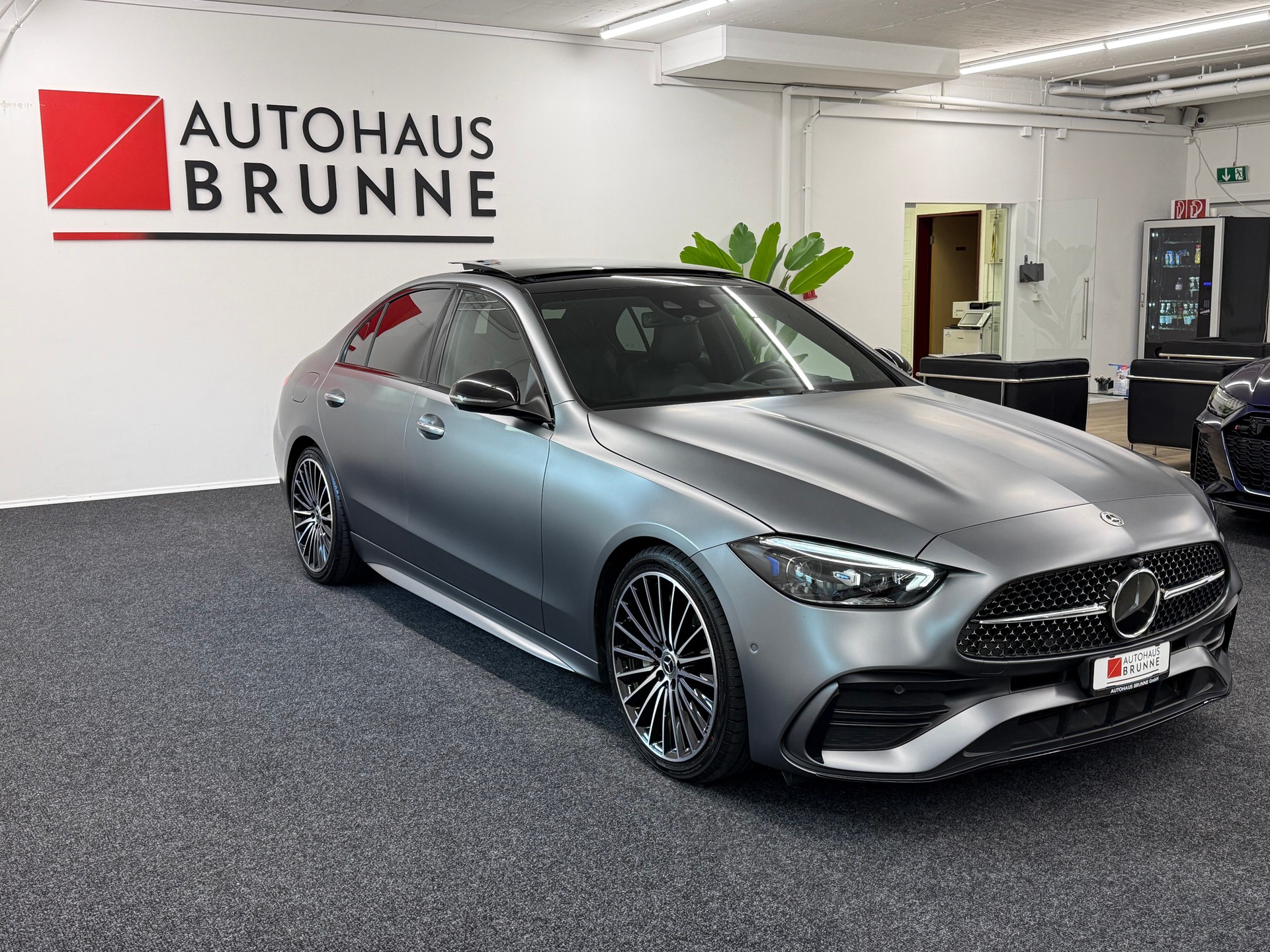 MERCEDES-BENZ C 220 d 4Matic Swiss Star AMG LINE-image-2