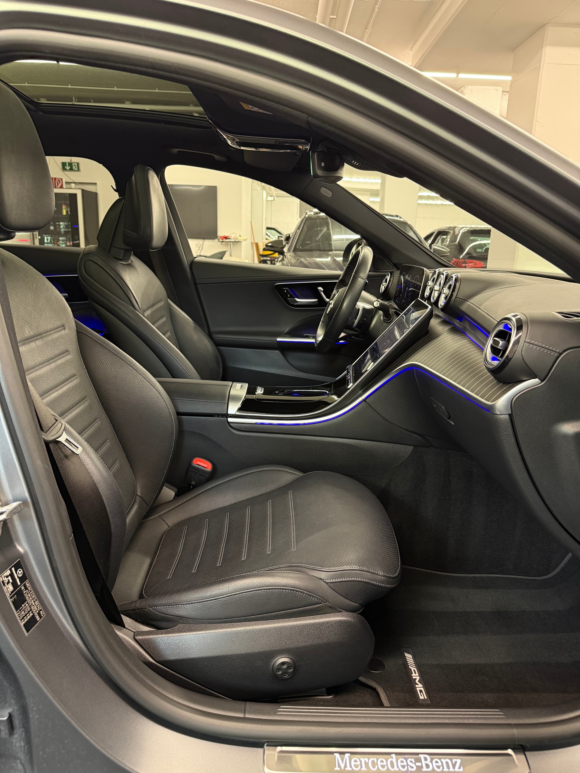 MERCEDES-BENZ C 220 d 4Matic Swiss Star AMG LINE-image-25