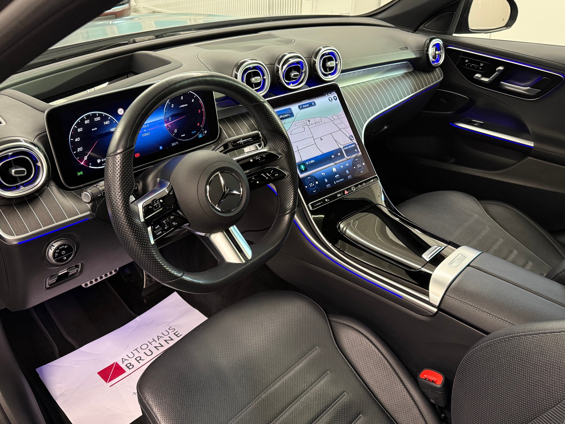 MERCEDES-BENZ C 220 d 4Matic Swiss Star AMG LINE-image-15