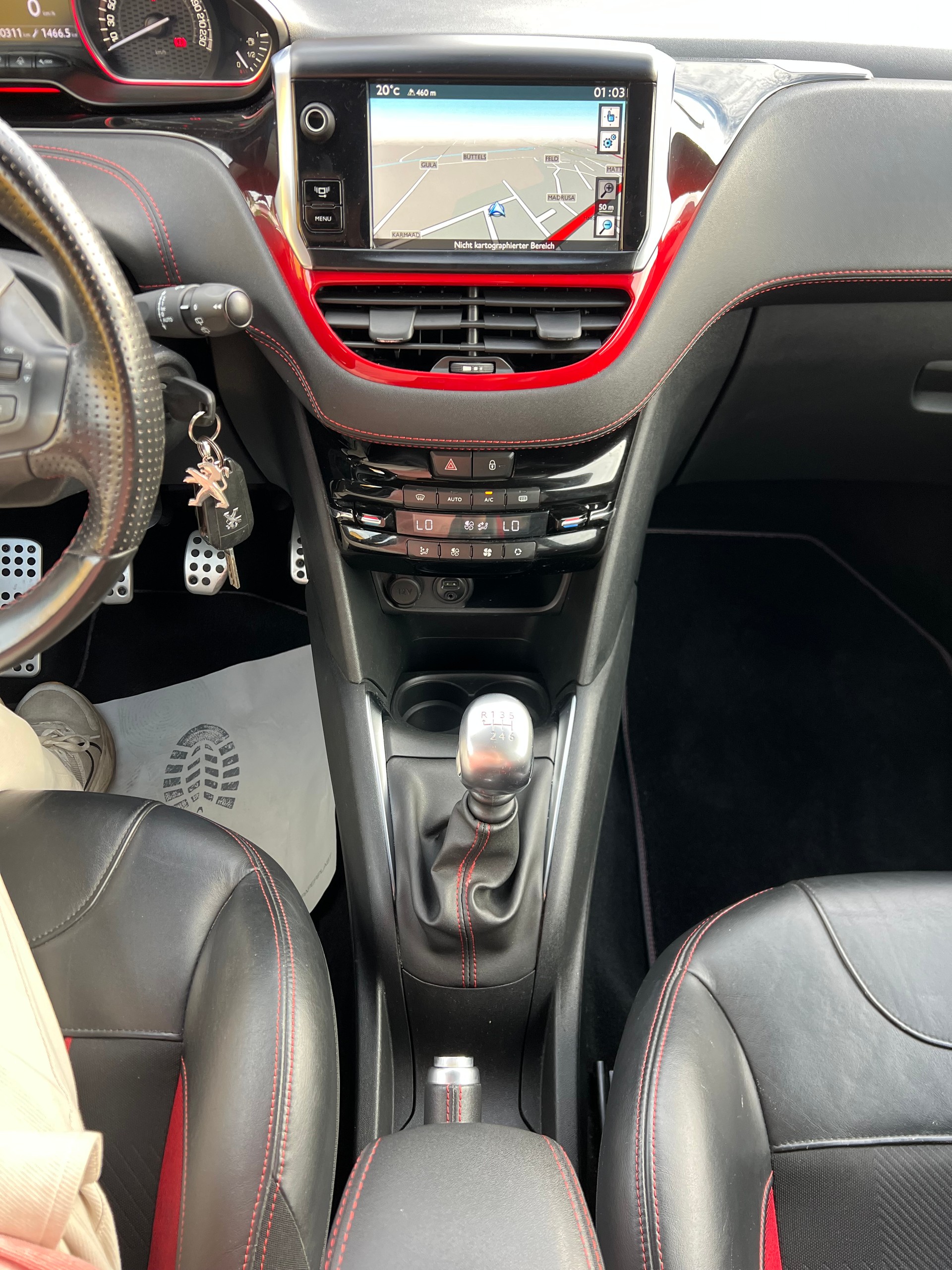 PEUGEOT 208 1.6 Turbo GTi-image-13