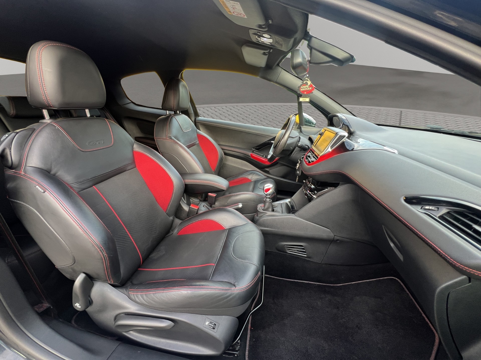 PEUGEOT 208 1.6 Turbo GTi-image-11