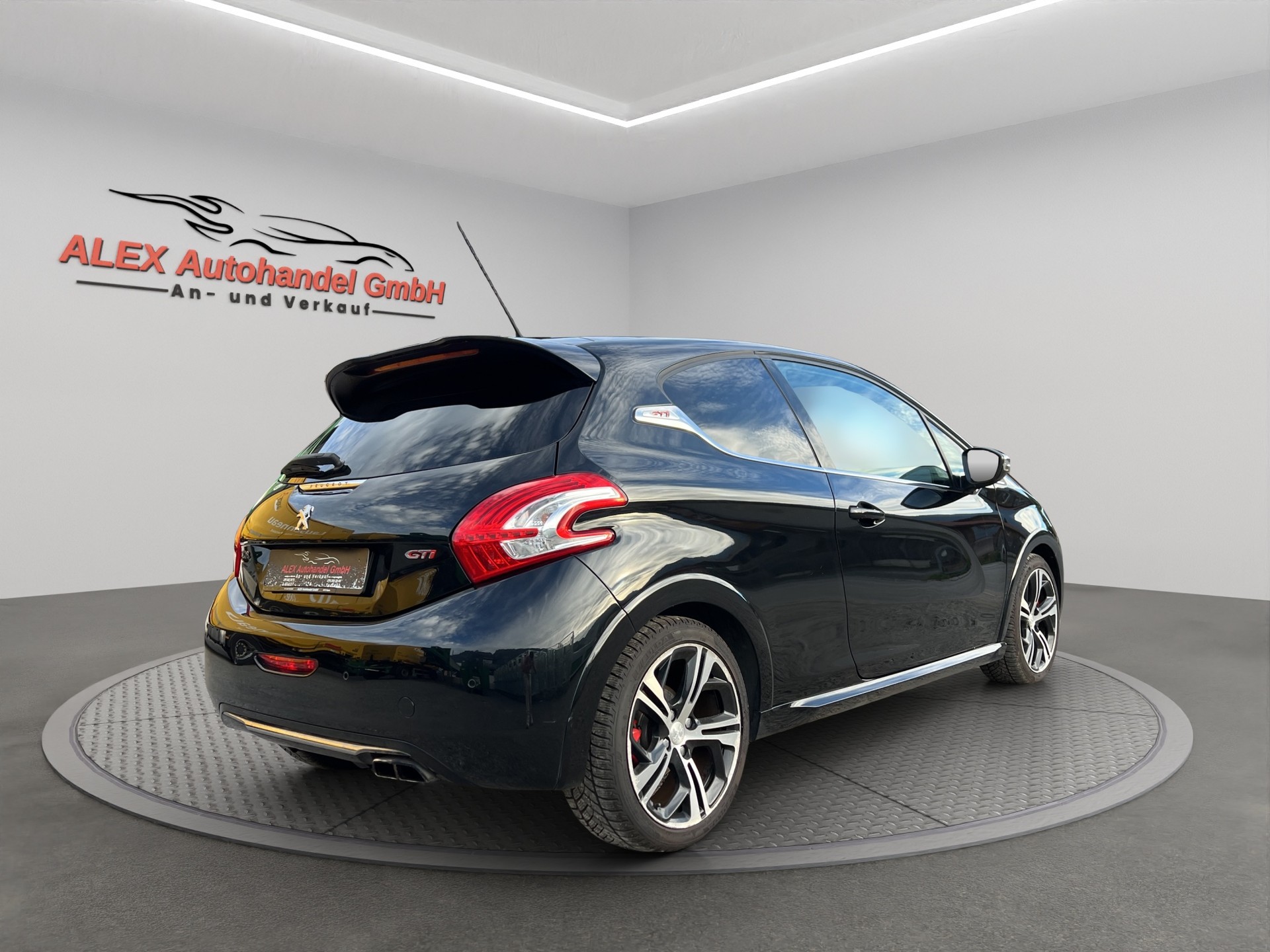 PEUGEOT 208 1.6 Turbo GTi-image-6