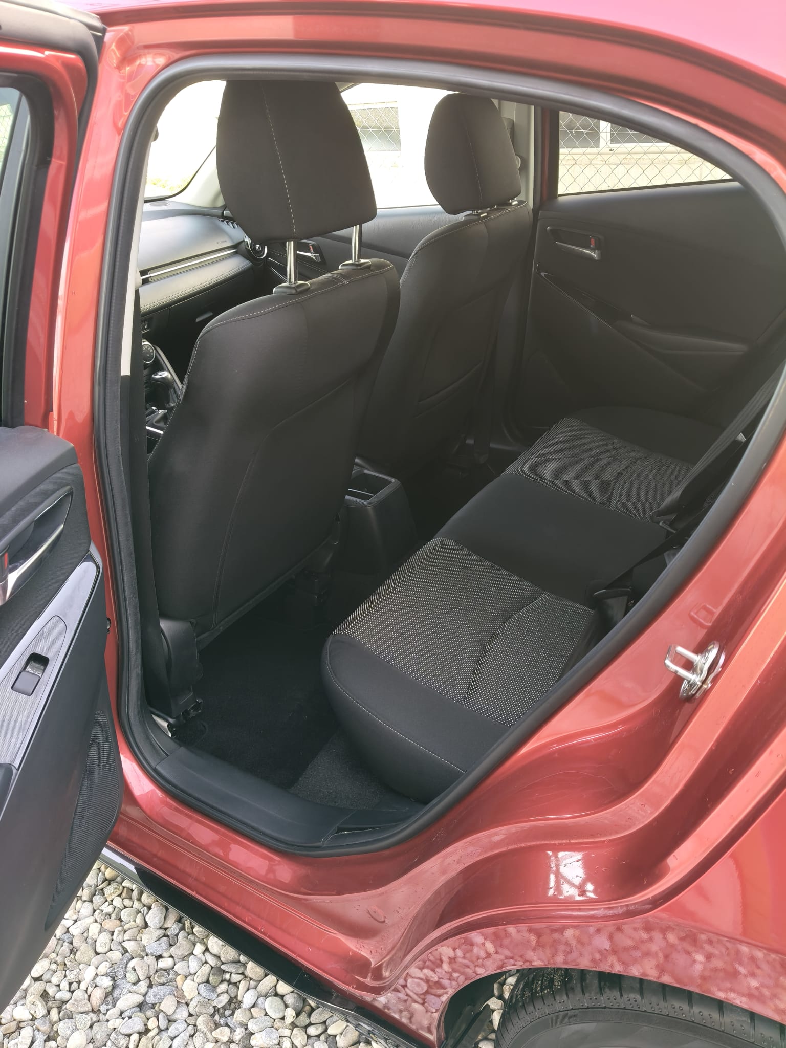MAZDA 2 SKYACTIV-G 115 Revolution-image-9