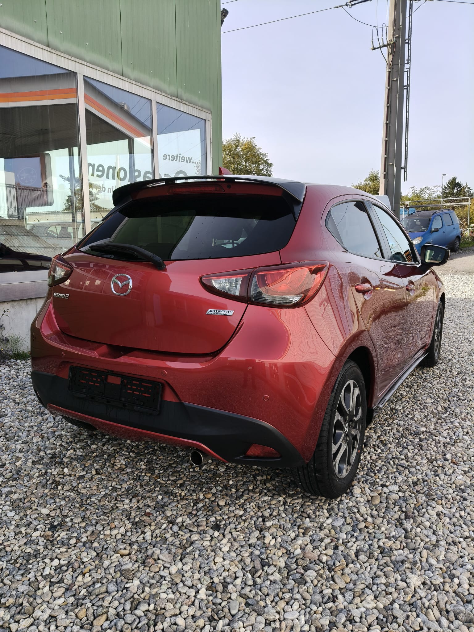 MAZDA 2 SKYACTIV-G 115 Revolution-image-4