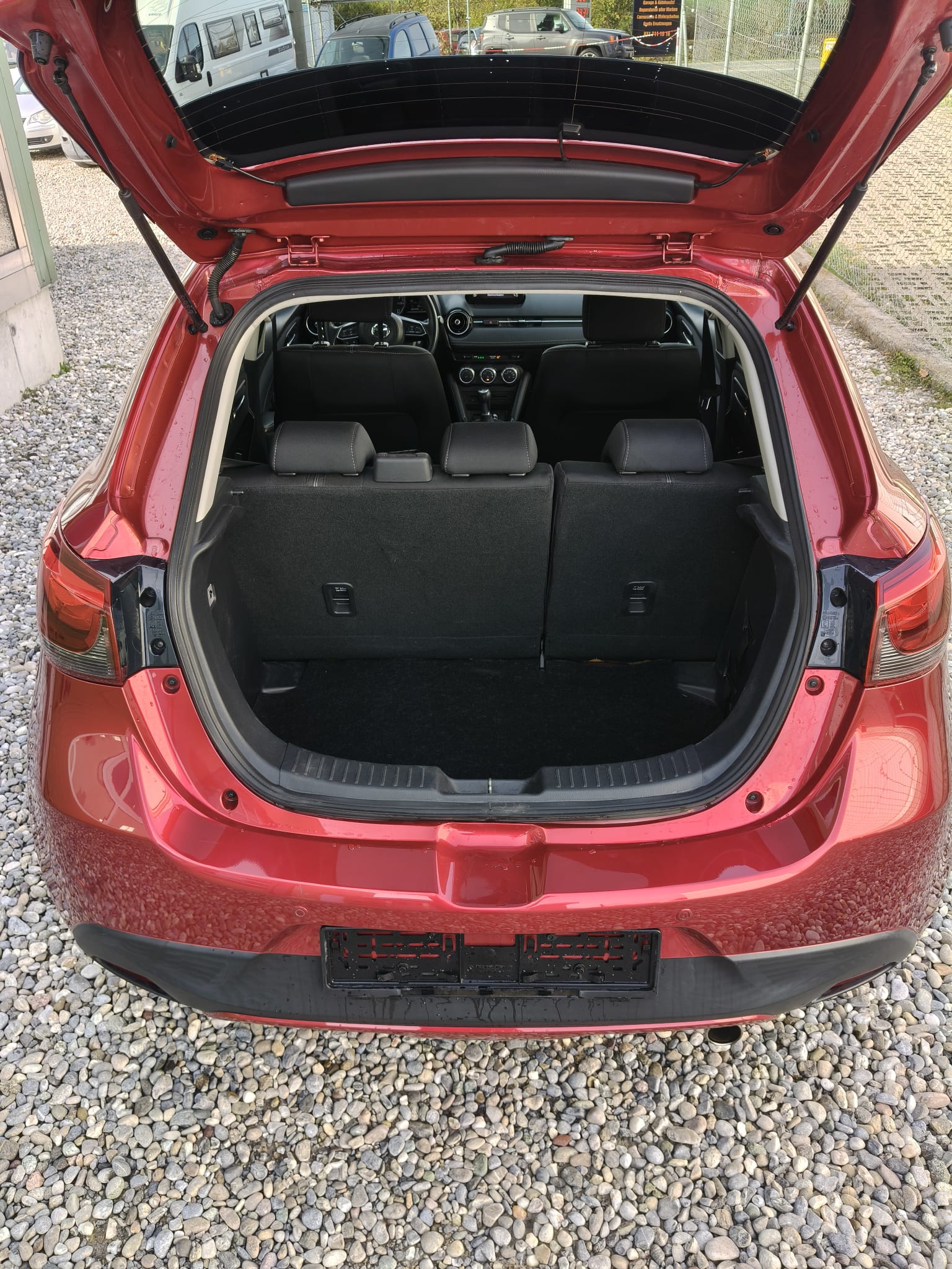 MAZDA 2 SKYACTIV-G 115 Revolution-image-11