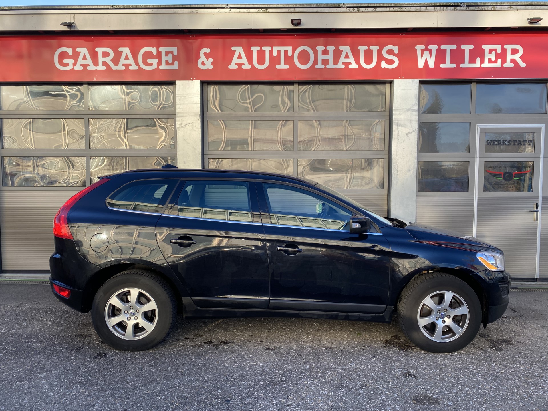 VOLVO XC60 D4 AWD Kinetic Geartronic-image-3