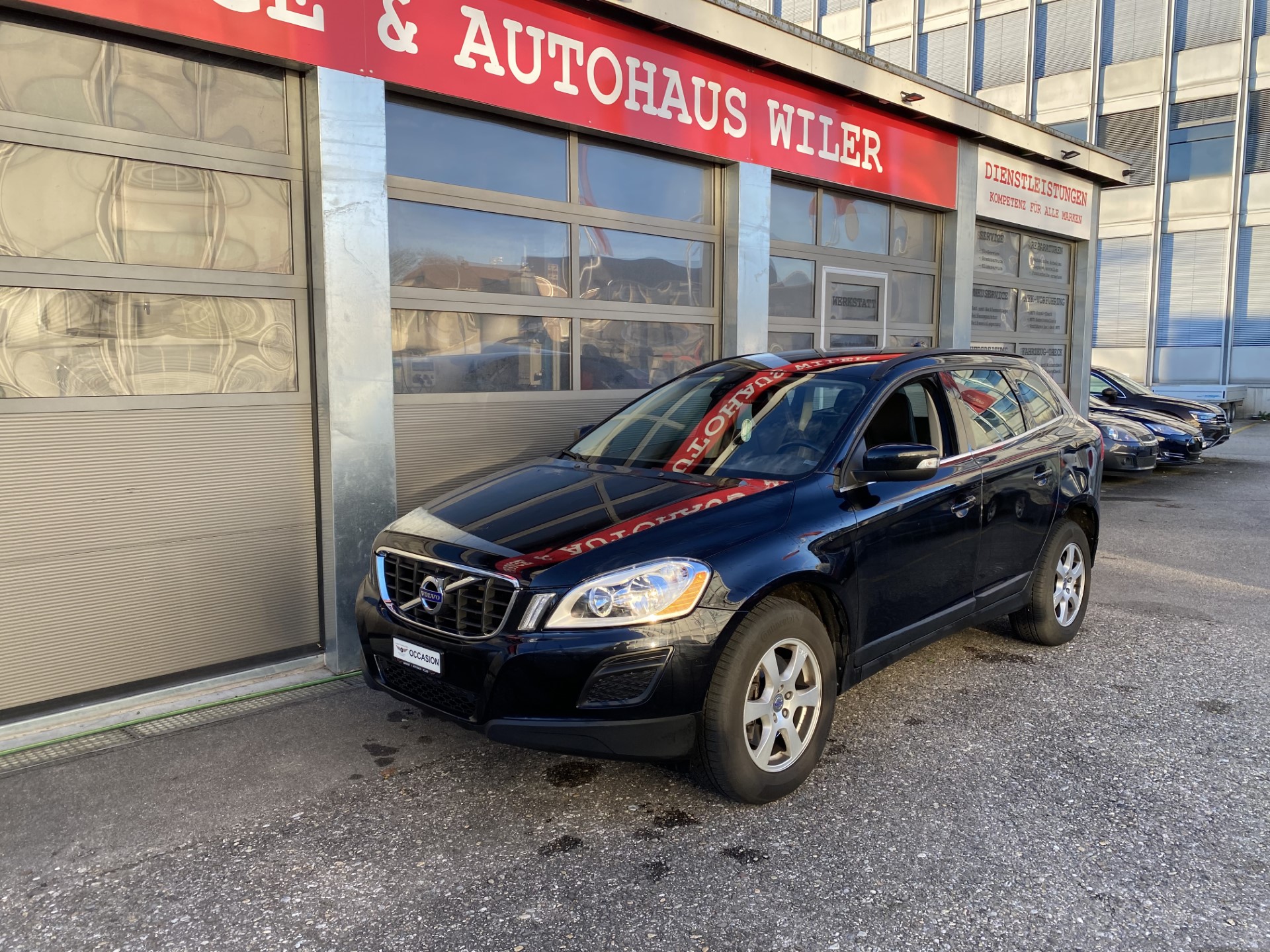 VOLVO XC60 D4 AWD Kinetic Geartronic-image-0