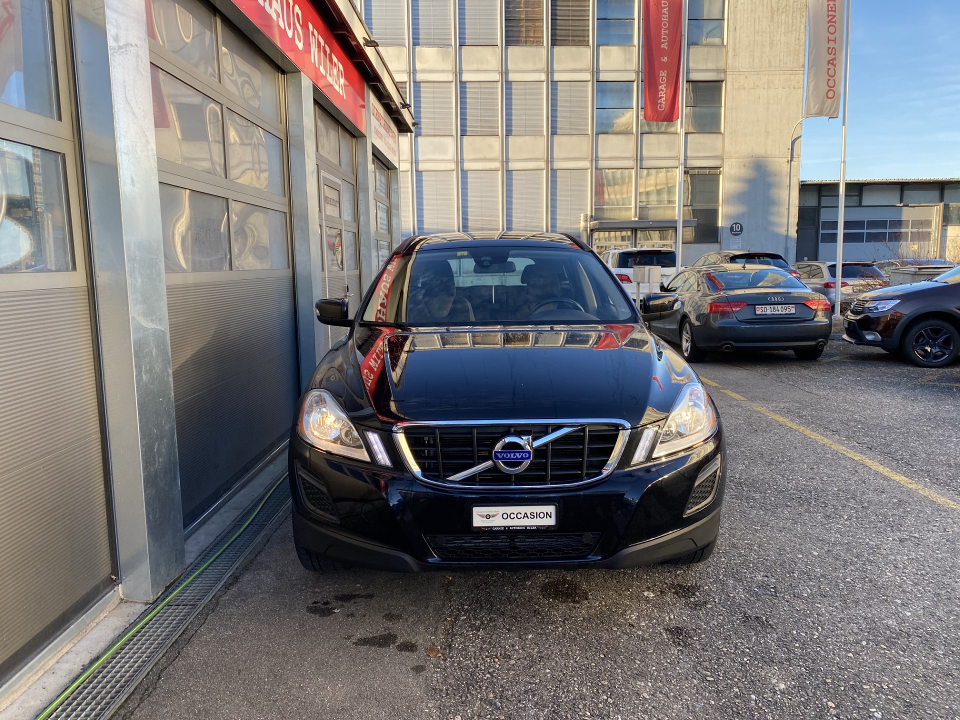 VOLVO XC60 D4 AWD Kinetic Geartronic-image-1