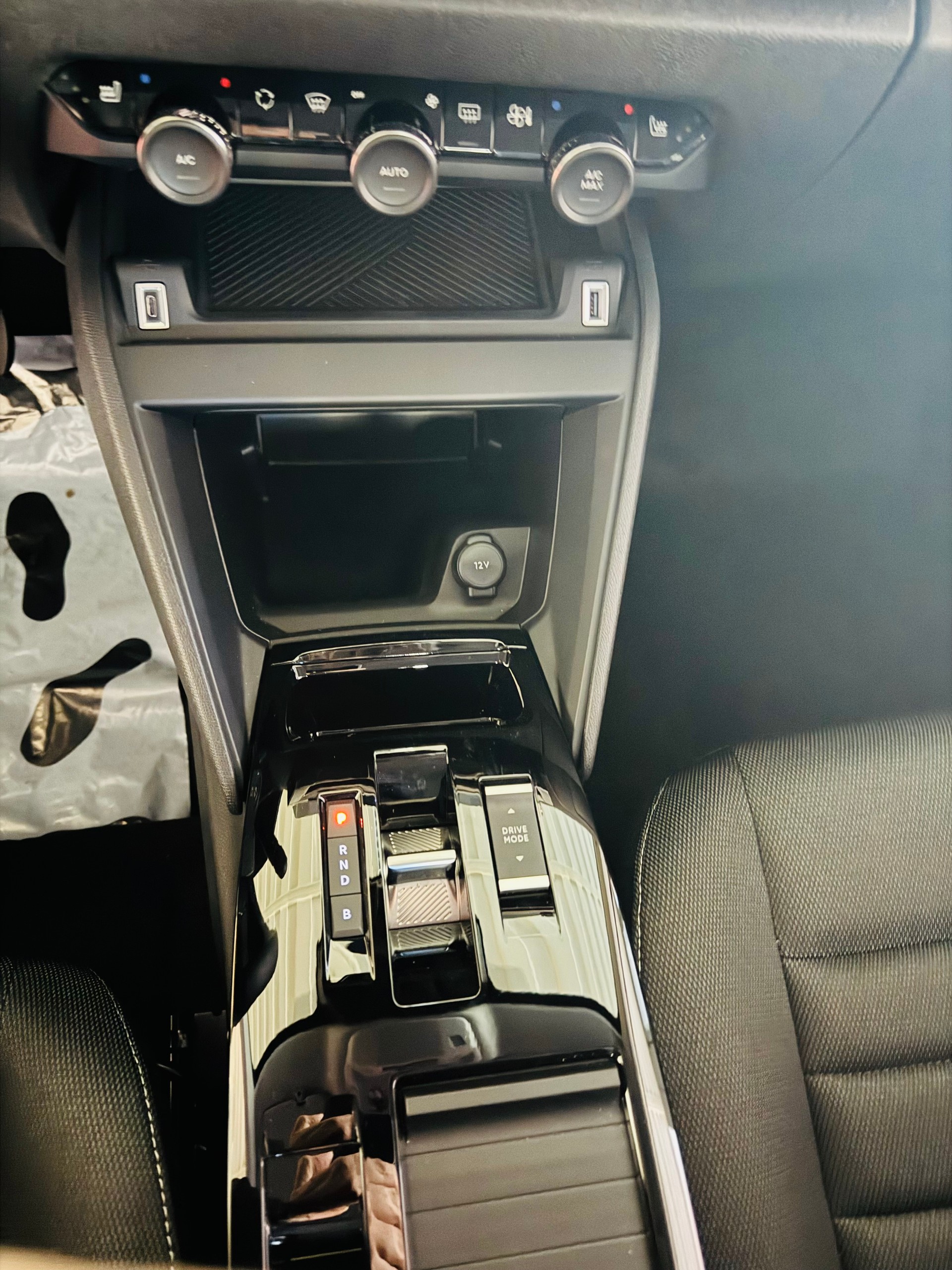 CITROEN C4 Electric 54 kWh Plus-image-13