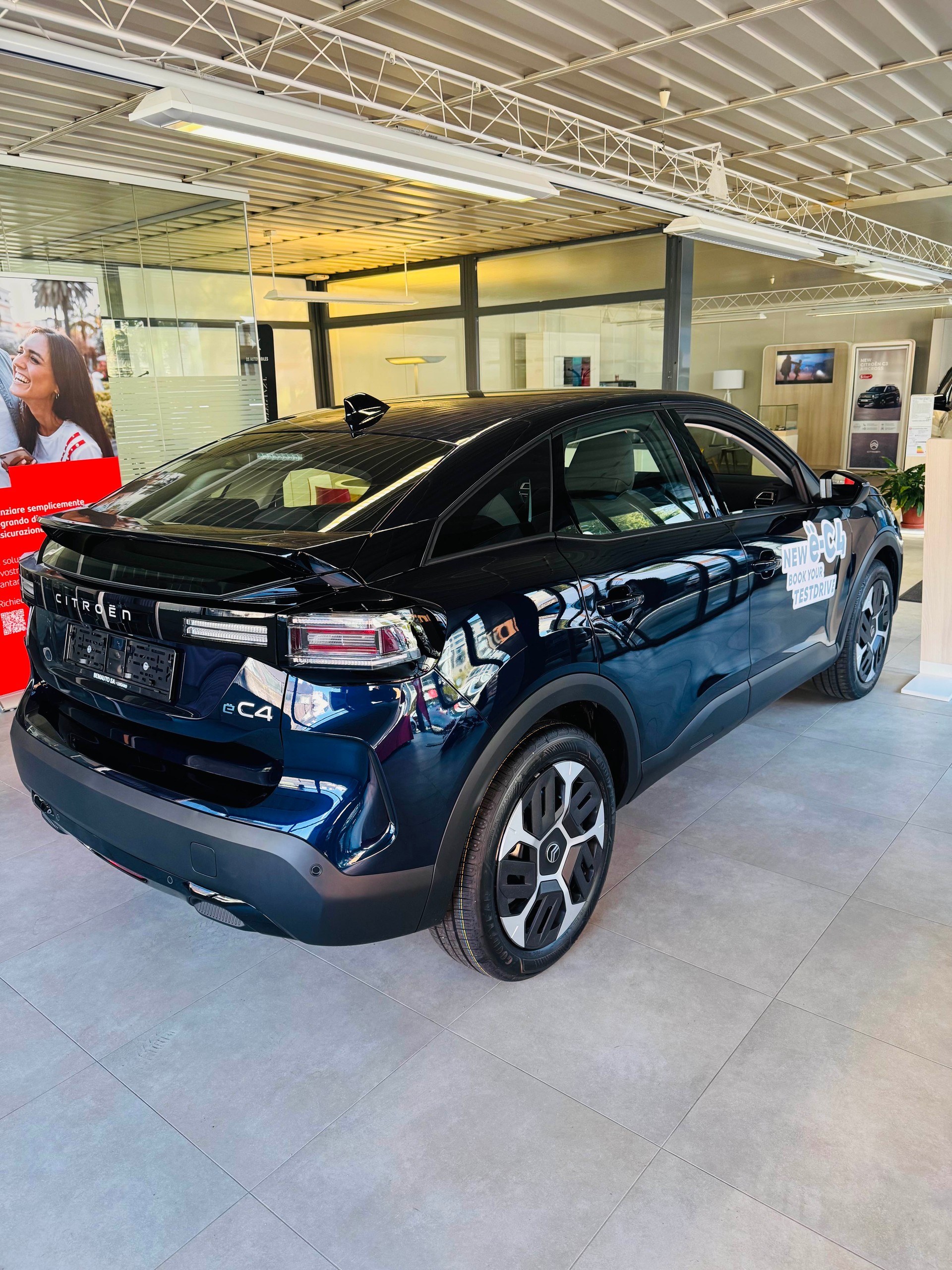 CITROEN C4 Electric 54 kWh Plus-image-5