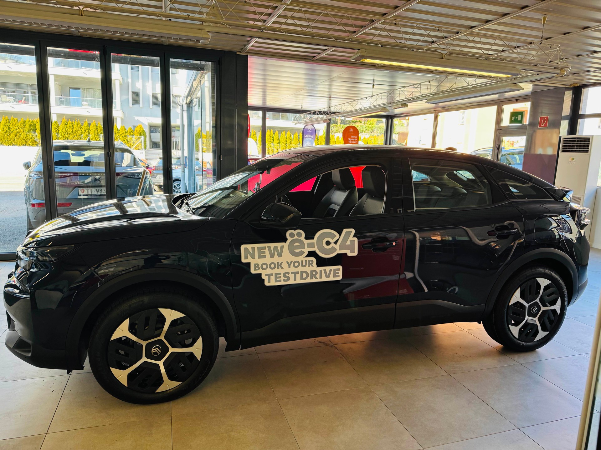 CITROEN C4 Electric 54 kWh Plus-image-2