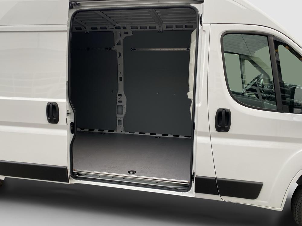 PEUGEOT Boxer 2.2 HDI 333 Premium L3H2-image-10