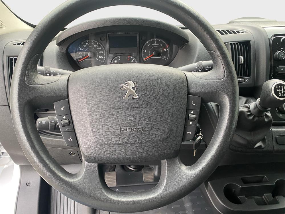 PEUGEOT Boxer 2.2 HDI 333 Premium L3H2-image-9