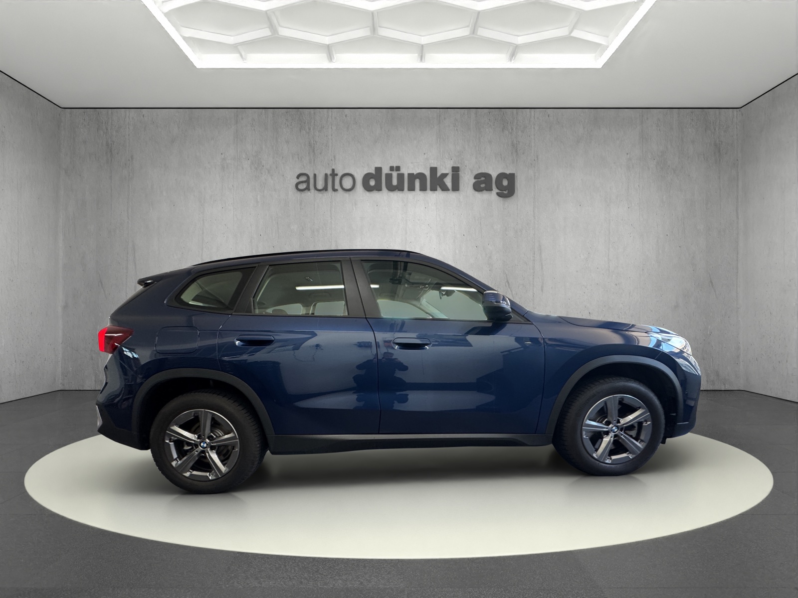 BMW X1 xDrive 23i 48V-image-4