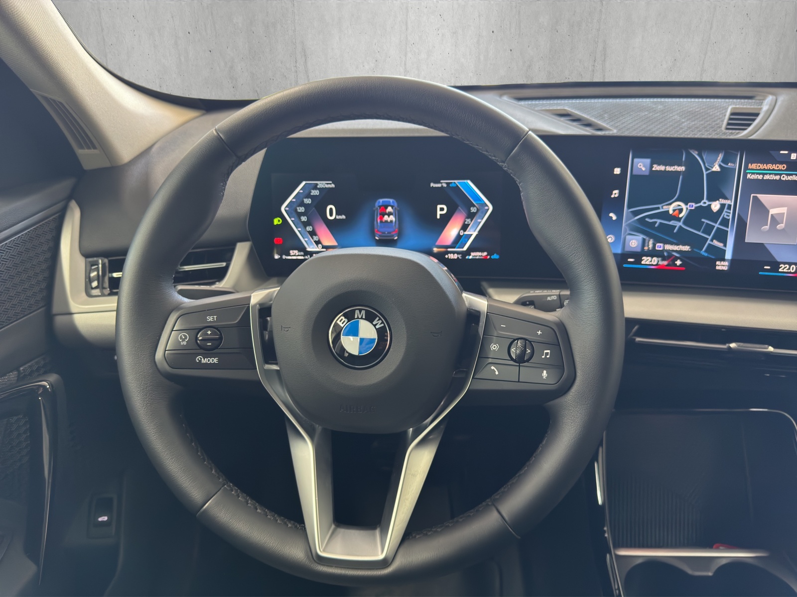 BMW X1 xDrive 23i 48V-image-8