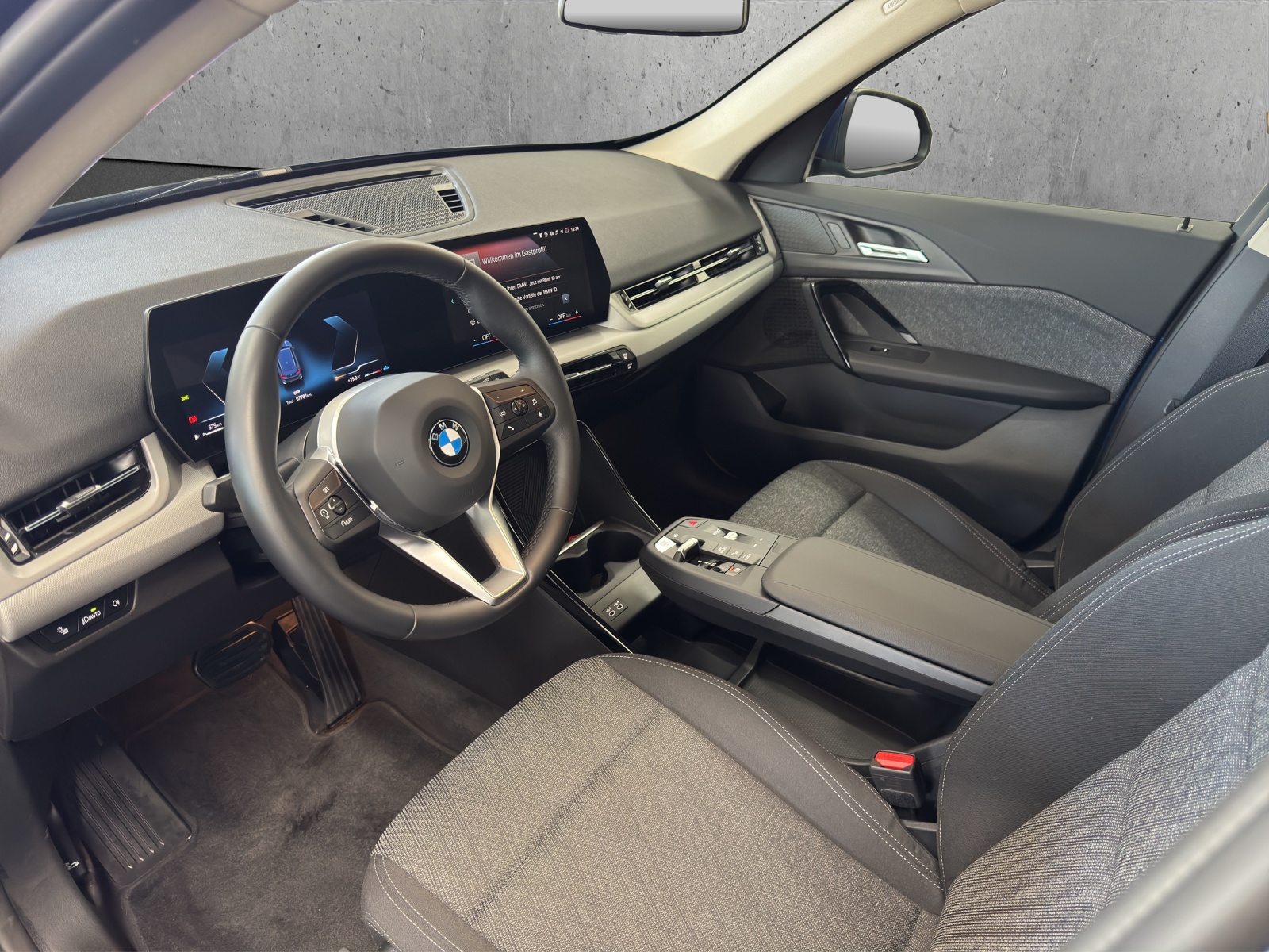 BMW X1 xDrive 23i 48V-image-6