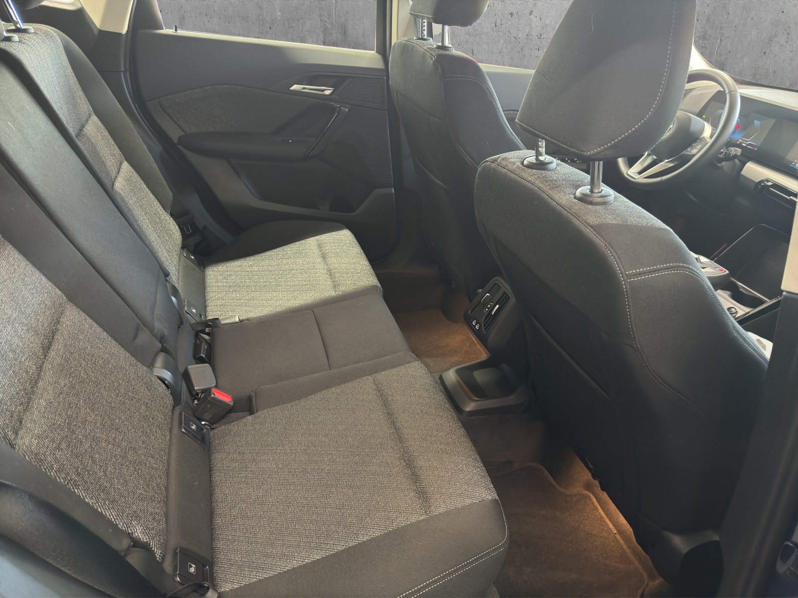 BMW X1 xDrive 23i 48V-image-11