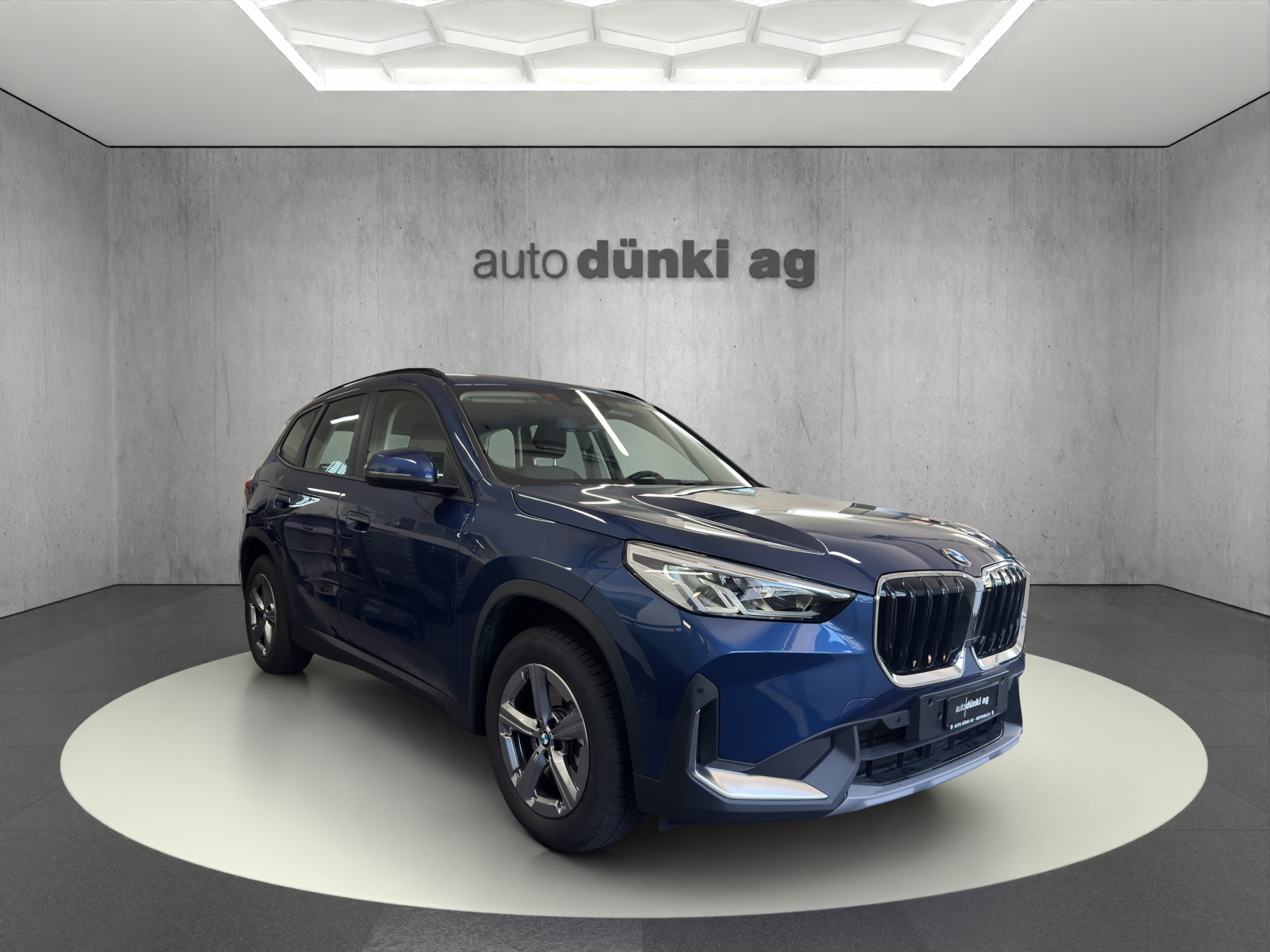 BMW X1 xDrive 23i 48V-image-5