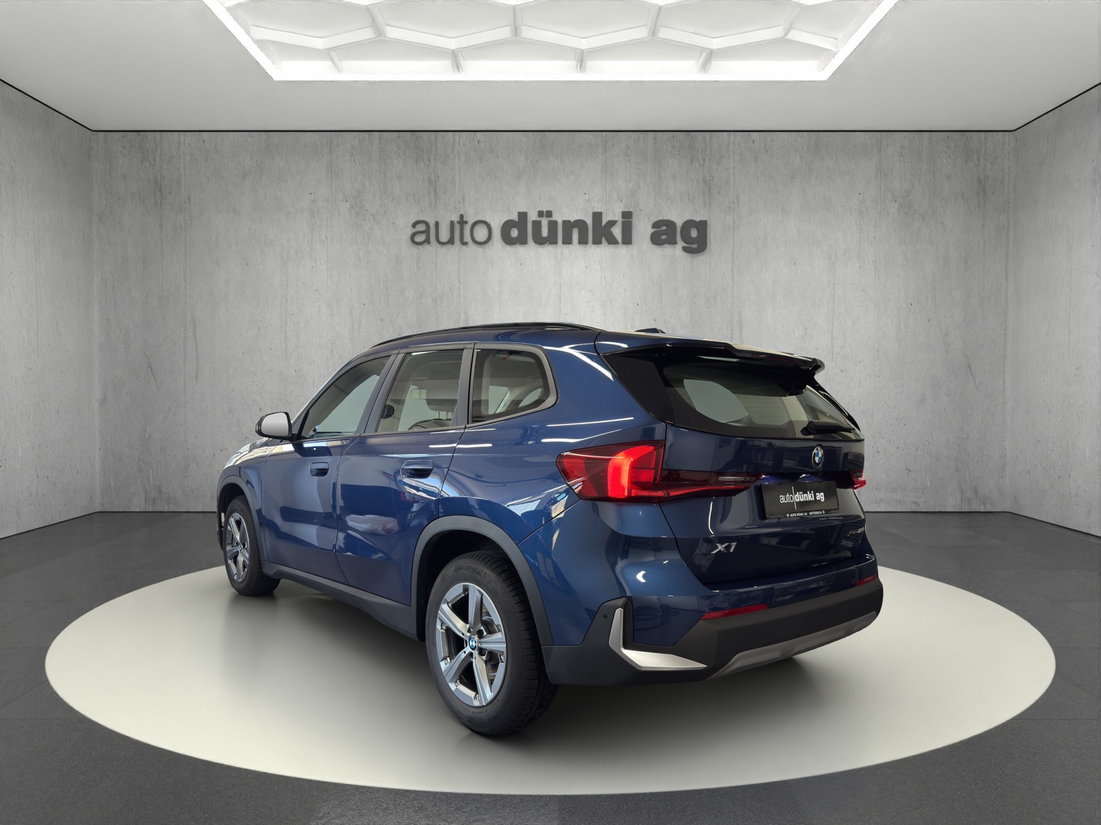 BMW X1 xDrive 23i 48V-image-2