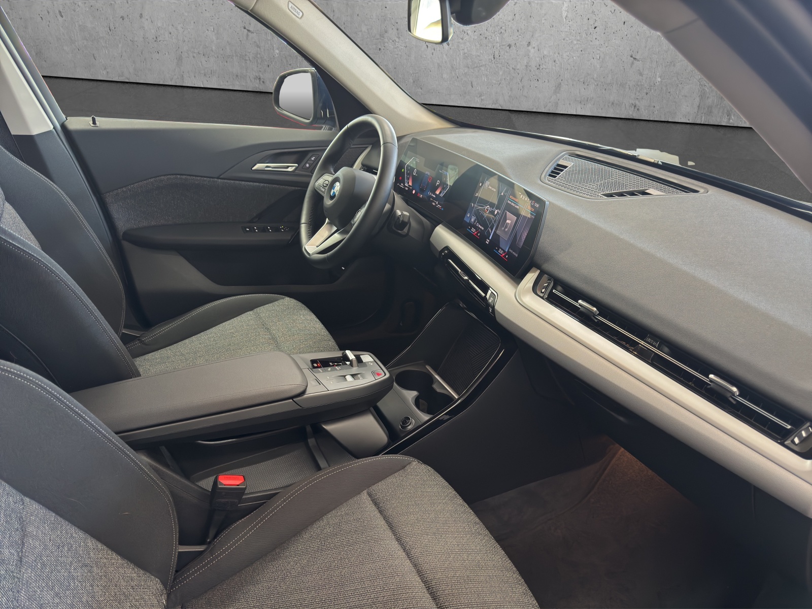 BMW X1 xDrive 23i 48V-image-10