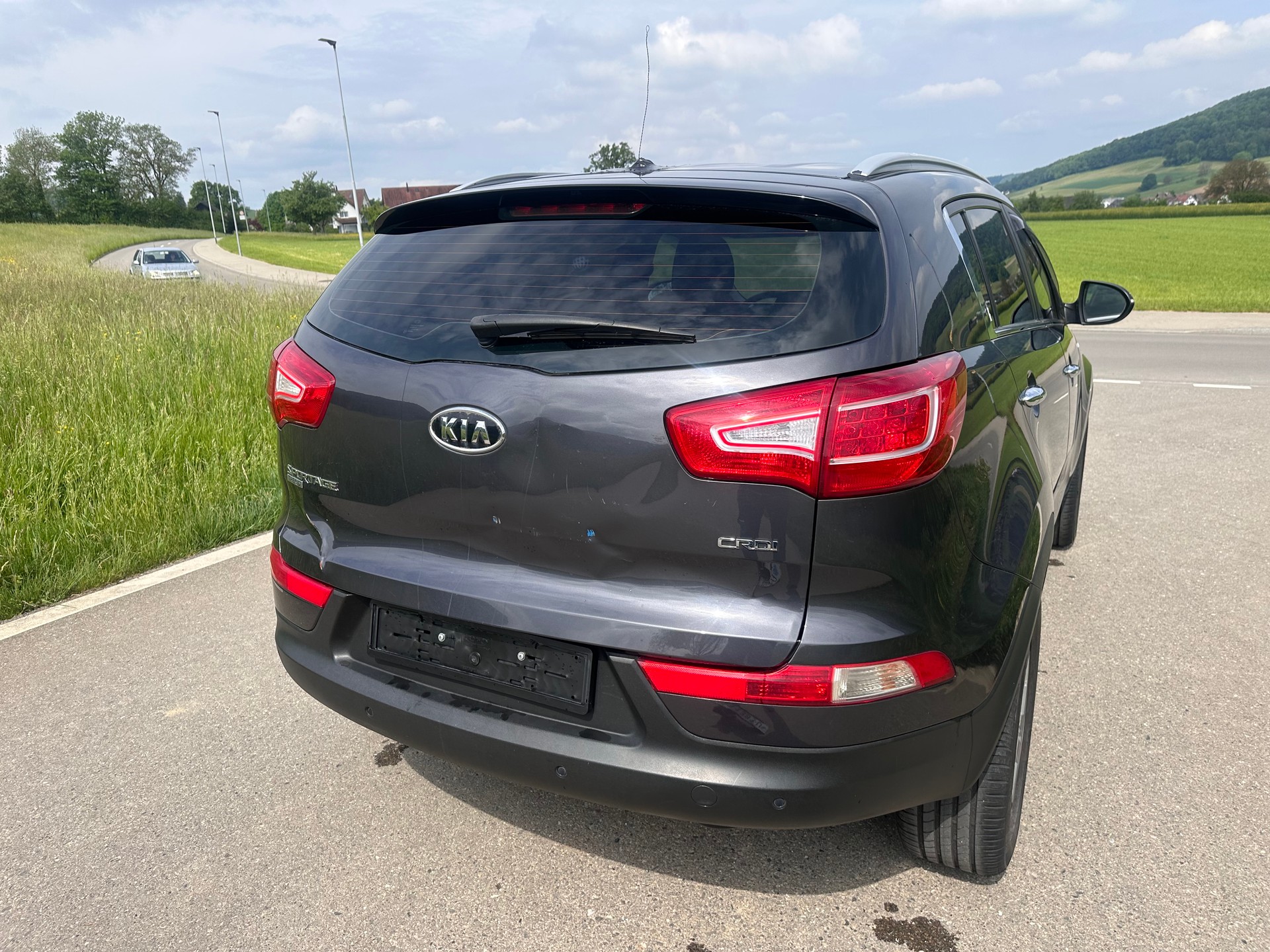 KIA Sportage 2.0 CRDi Trend 4WD Automatic-image-2