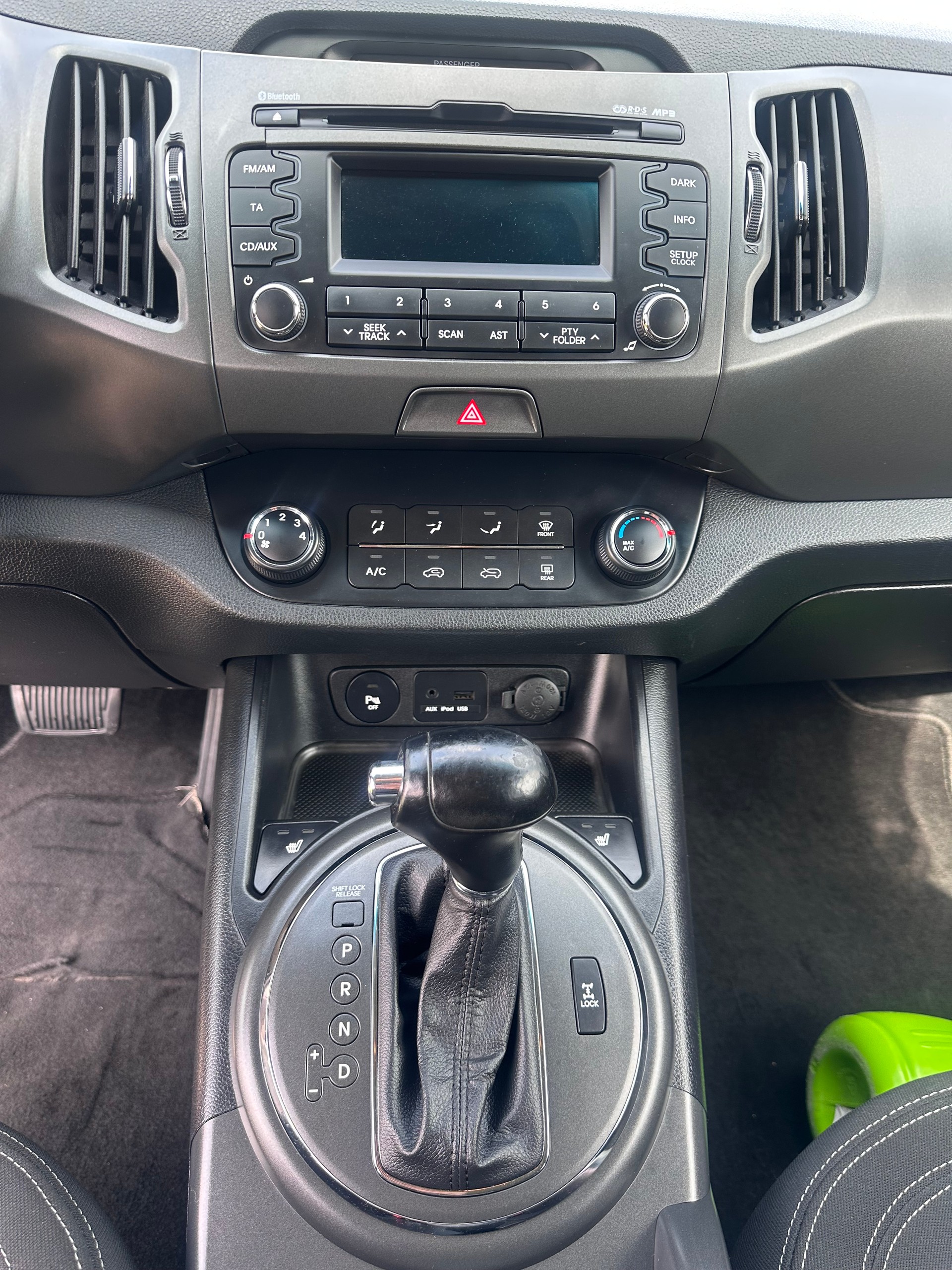KIA Sportage 2.0 CRDi Trend 4WD Automatic-image-8