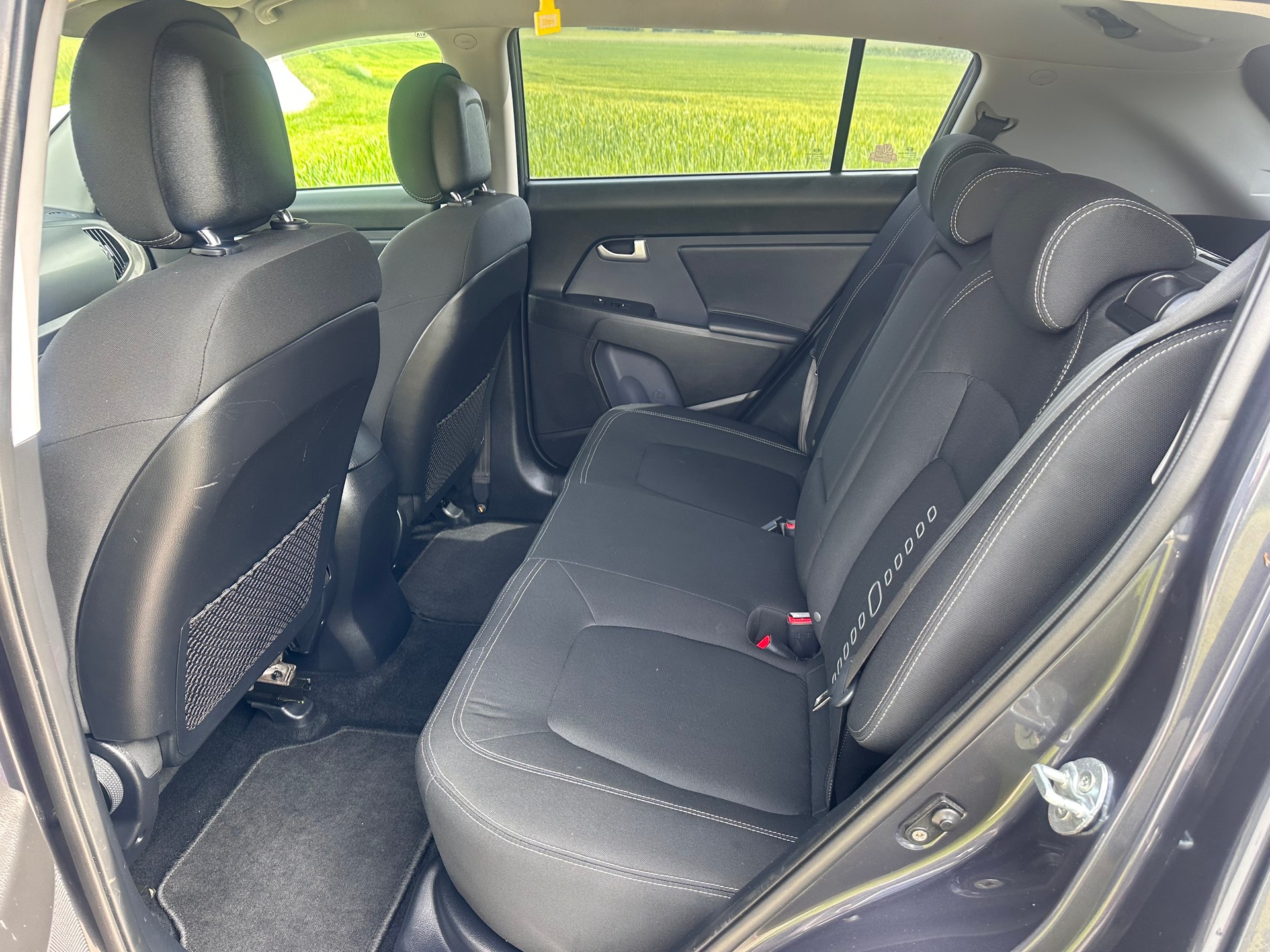 KIA Sportage 2.0 CRDi Trend 4WD Automatic-image-6