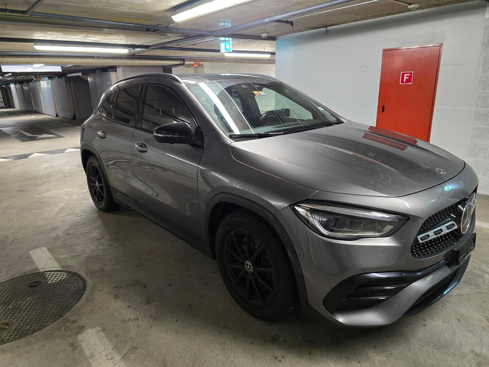 MERCEDES-BENZ GLA 250 4Matic AMG Line 8G-DCT-image-3