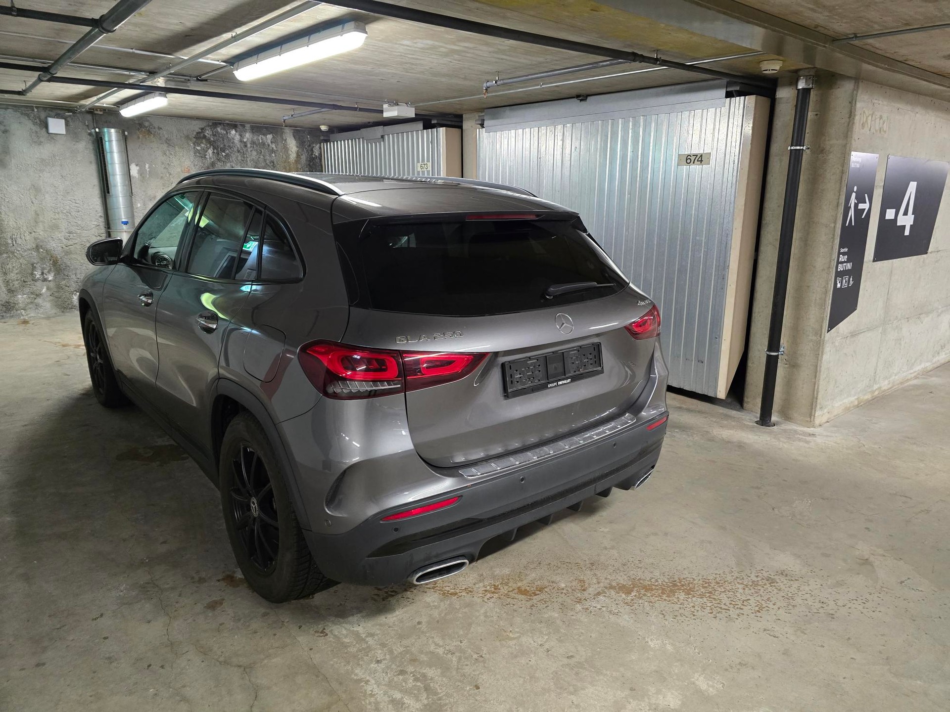 MERCEDES-BENZ GLA 250 4Matic AMG Line 8G-DCT-image-5
