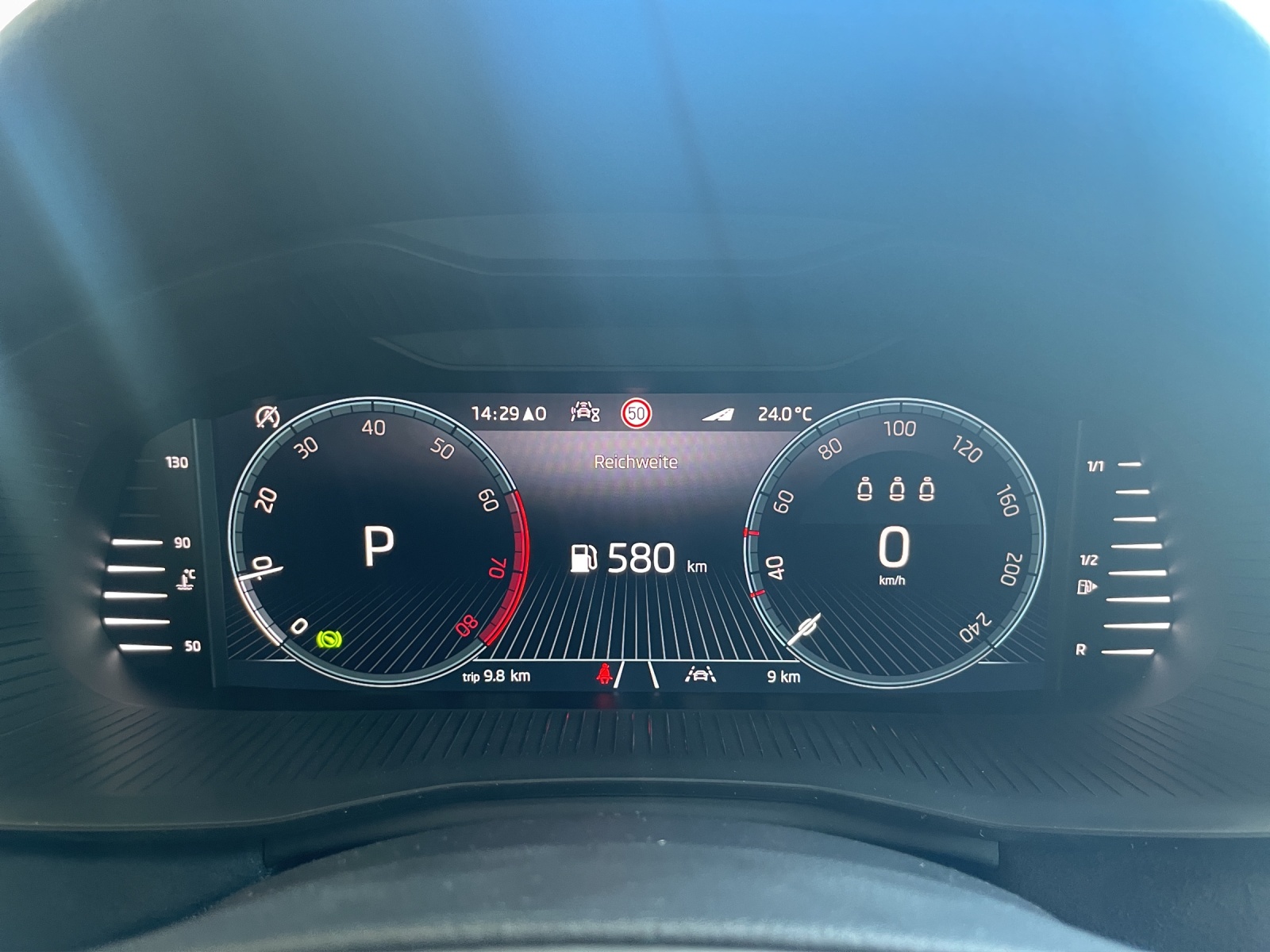 SKODA Scala 1.5 TSI Dynamic DSG-image-8