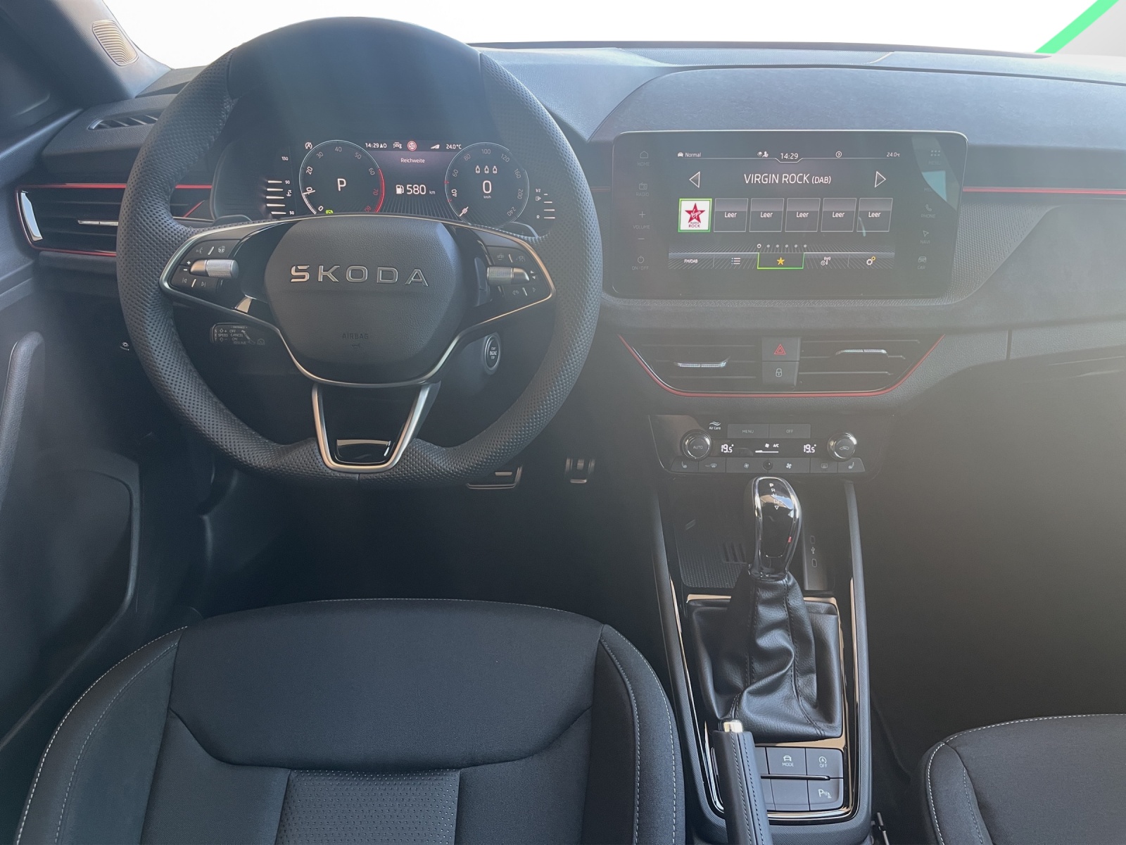 SKODA Scala 1.5 TSI Dynamic DSG-image-9