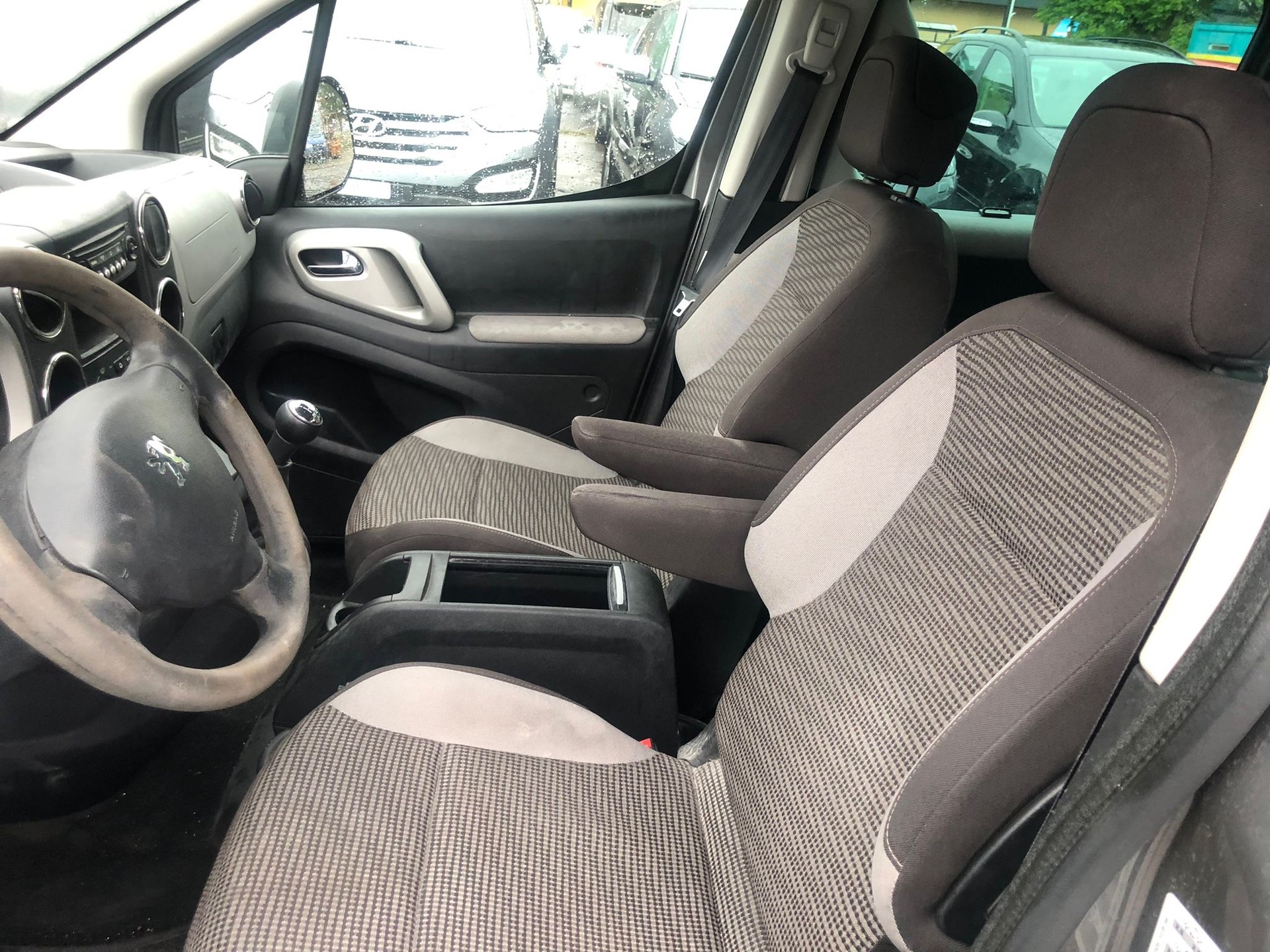 PEUGEOT Partner 1.6 Outdoor-image-12
