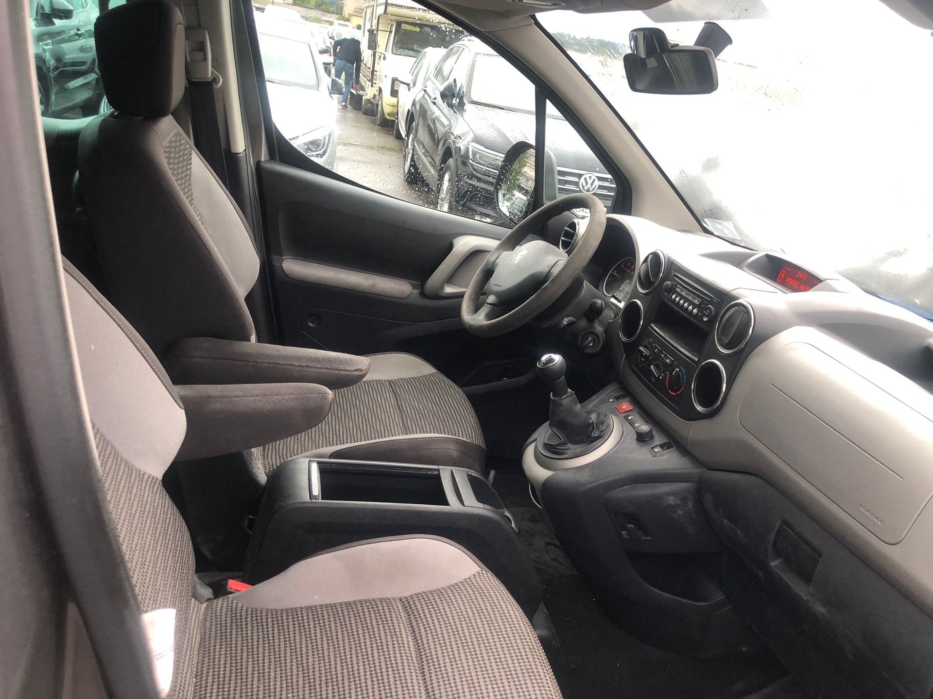 PEUGEOT Partner 1.6 Outdoor-image-8