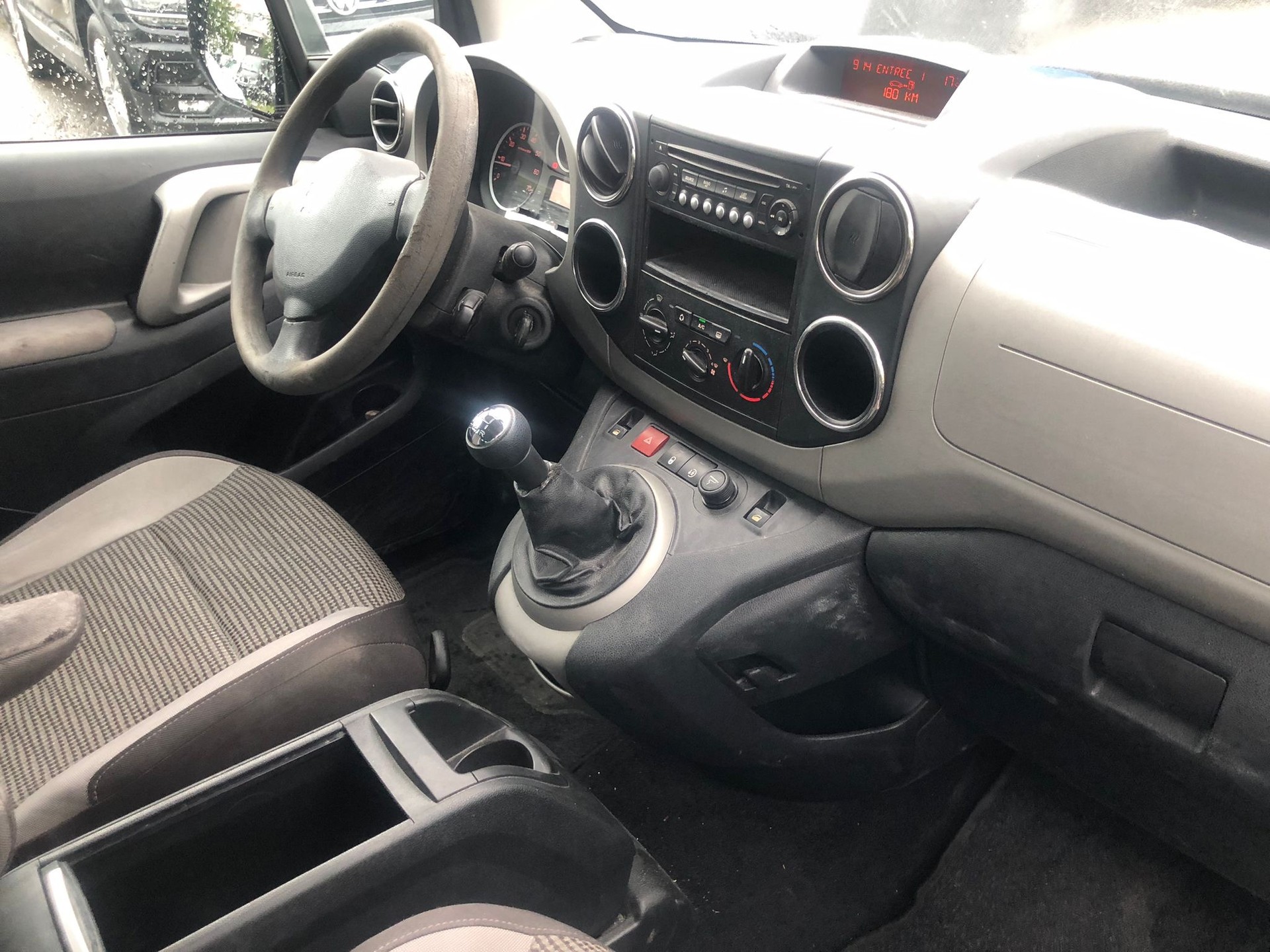 PEUGEOT Partner 1.6 Outdoor-image-10