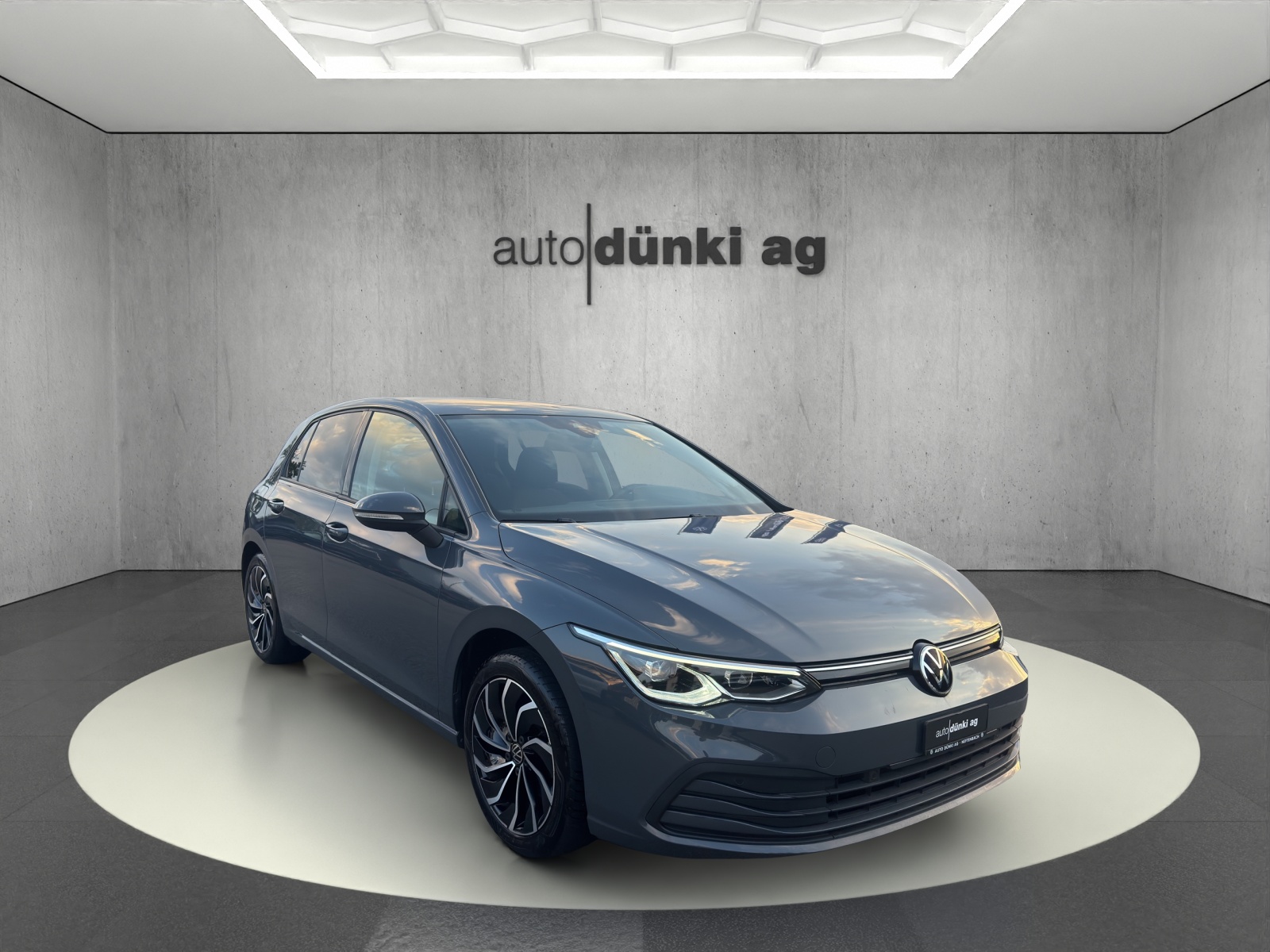 VW Golf 1.5 TSI ACT Life-image-5