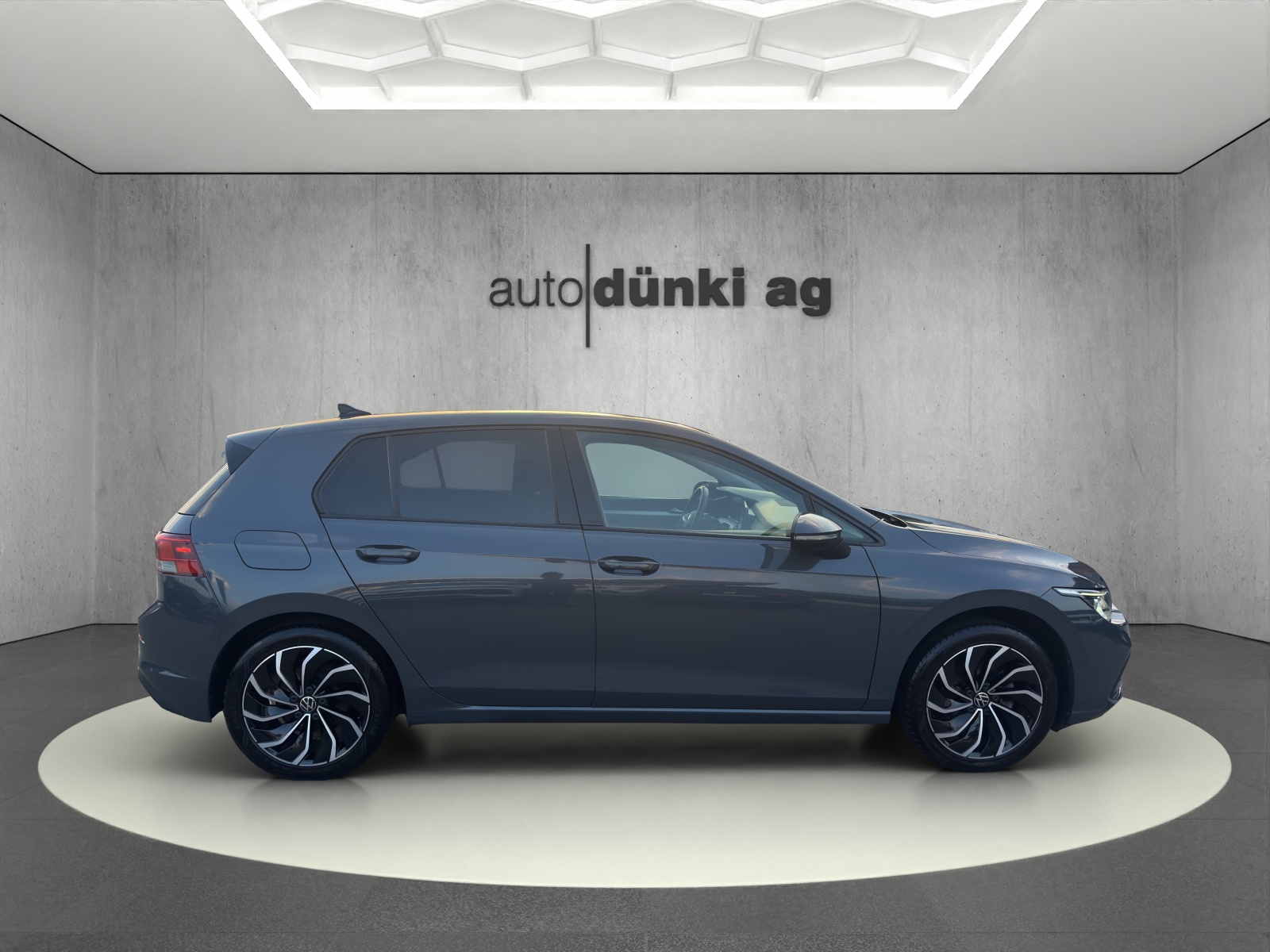 VW Golf 1.5 TSI ACT Life-image-4