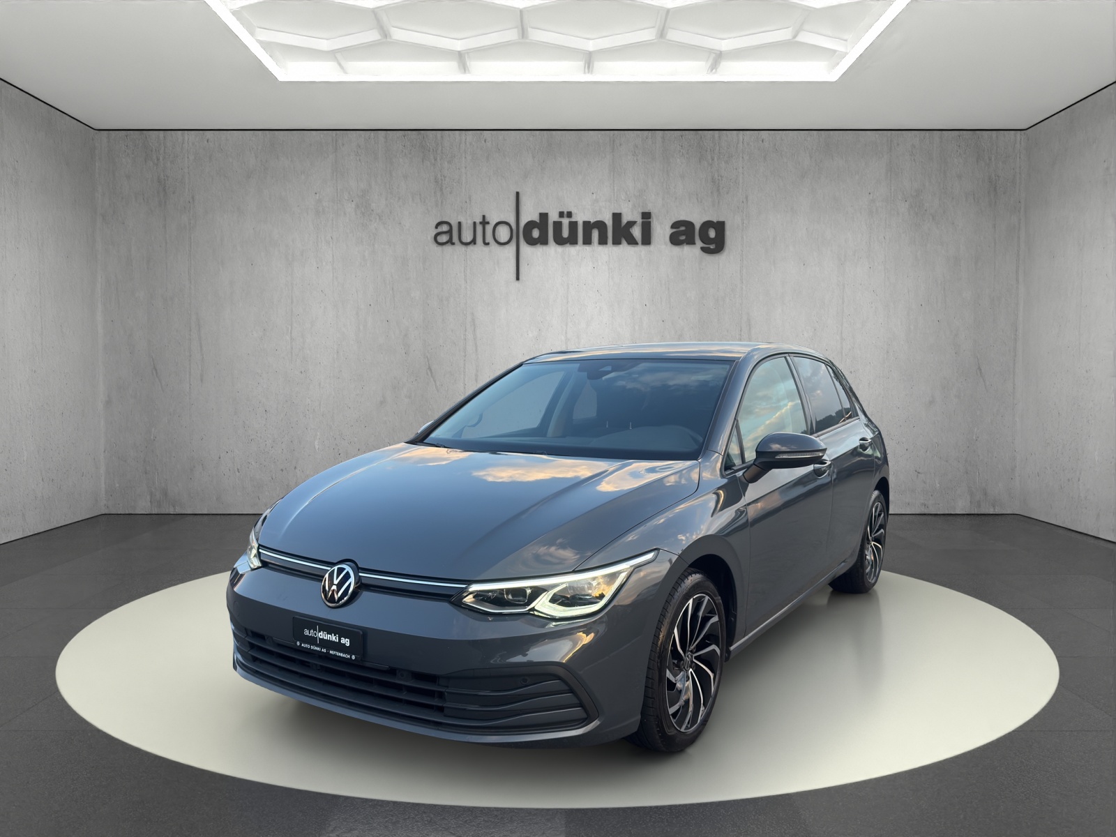 VW Golf 1.5 TSI ACT Life-image-0