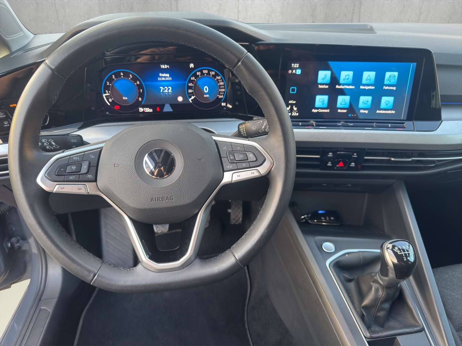 VW Golf 1.5 TSI ACT Life-image-8