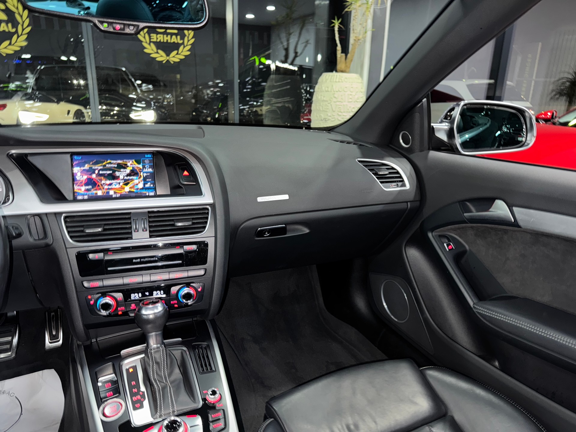 AUDI S5 Cabrio 3.0 TFSI quattro S-tronic-image-8