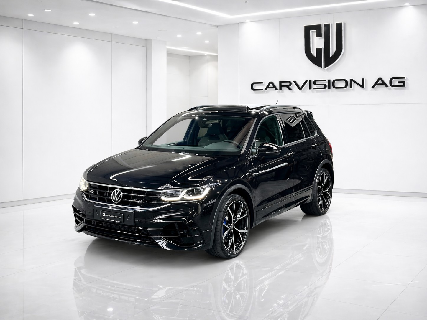 VW Tiguan 2.0TSI R 4Motion DSG * Panorama-Glasdach * Anhängerkupplung *-image-1