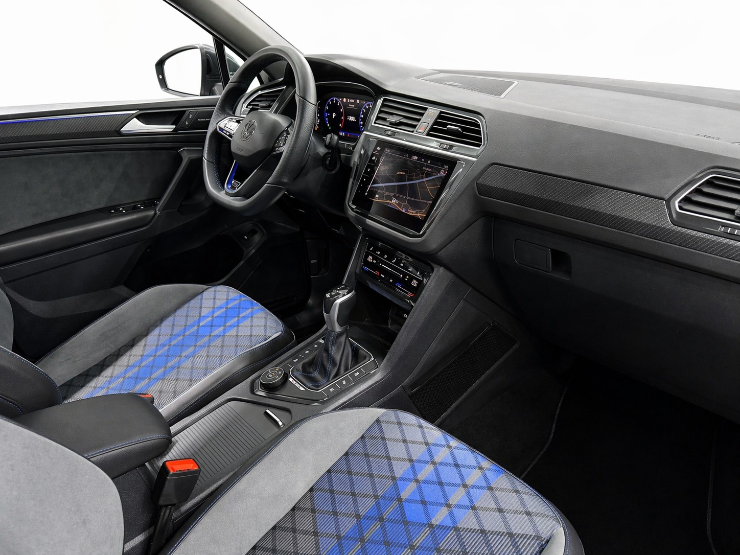 VW Tiguan 2.0TSI R 4Motion DSG * Panorama-Glasdach * Anhängerkupplung *-image-9